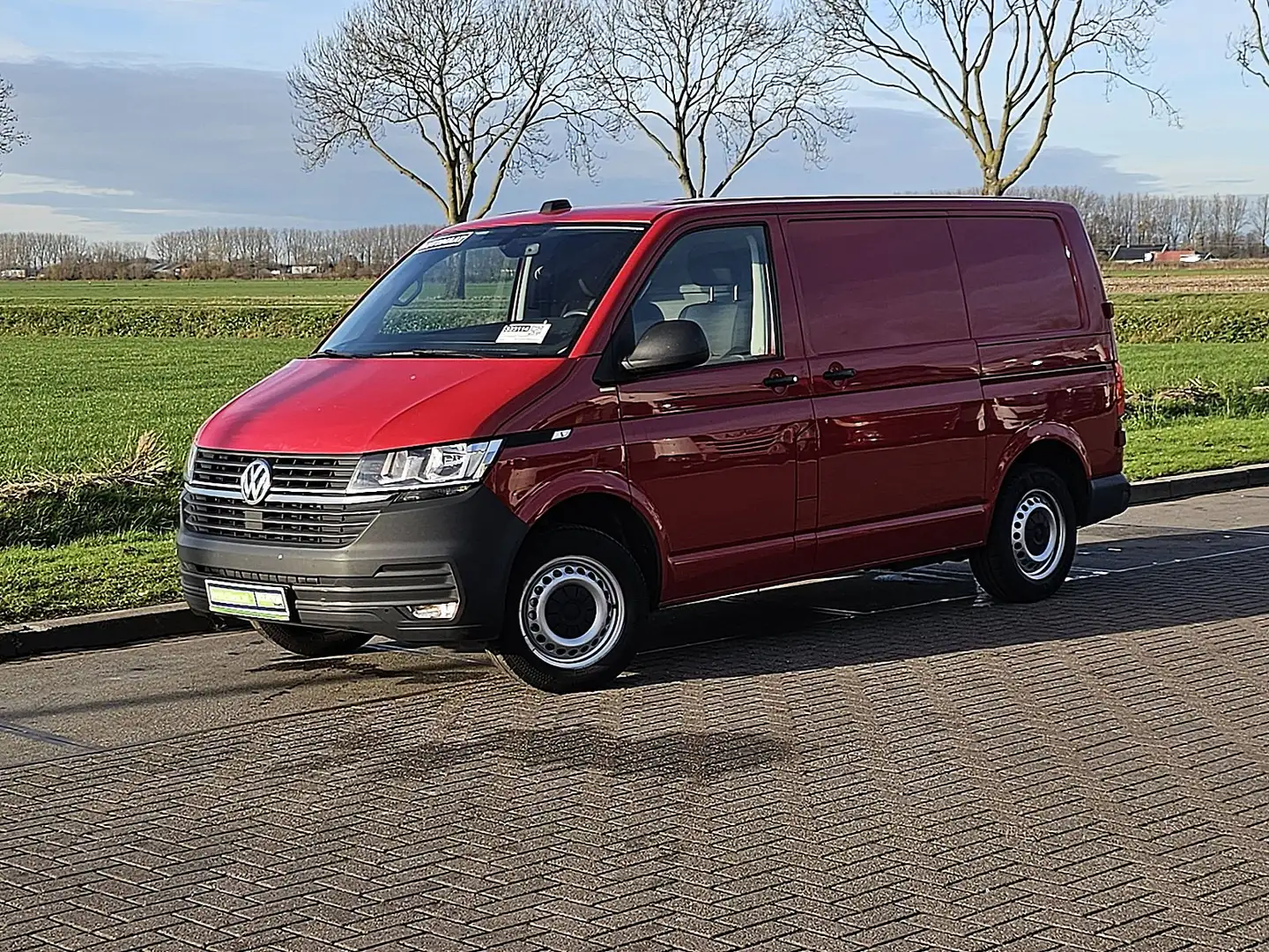 Volkswagen Transporter 2.0 TDI 150 L1H1 AUT. Červená - 2