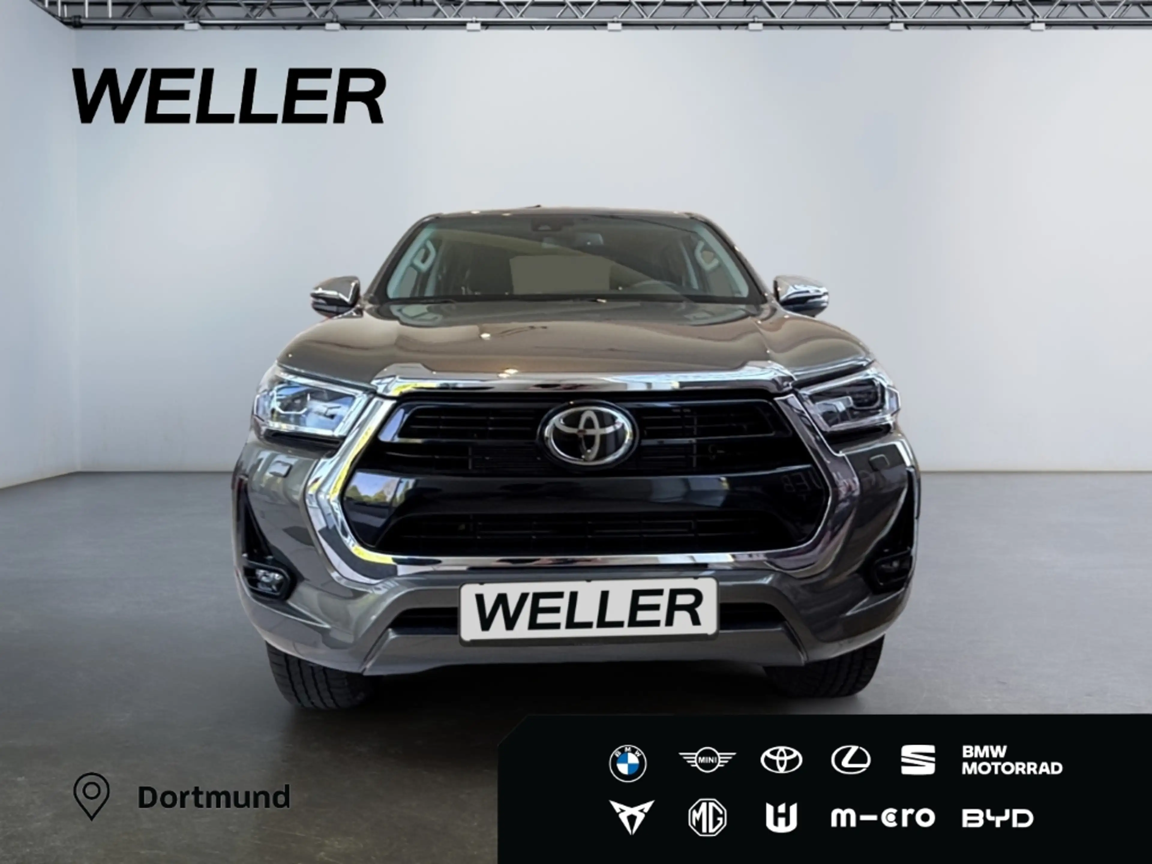 Toyota Hilux Double Cab Executive 4x4 *LED *PDC *SHZ* — photo 2