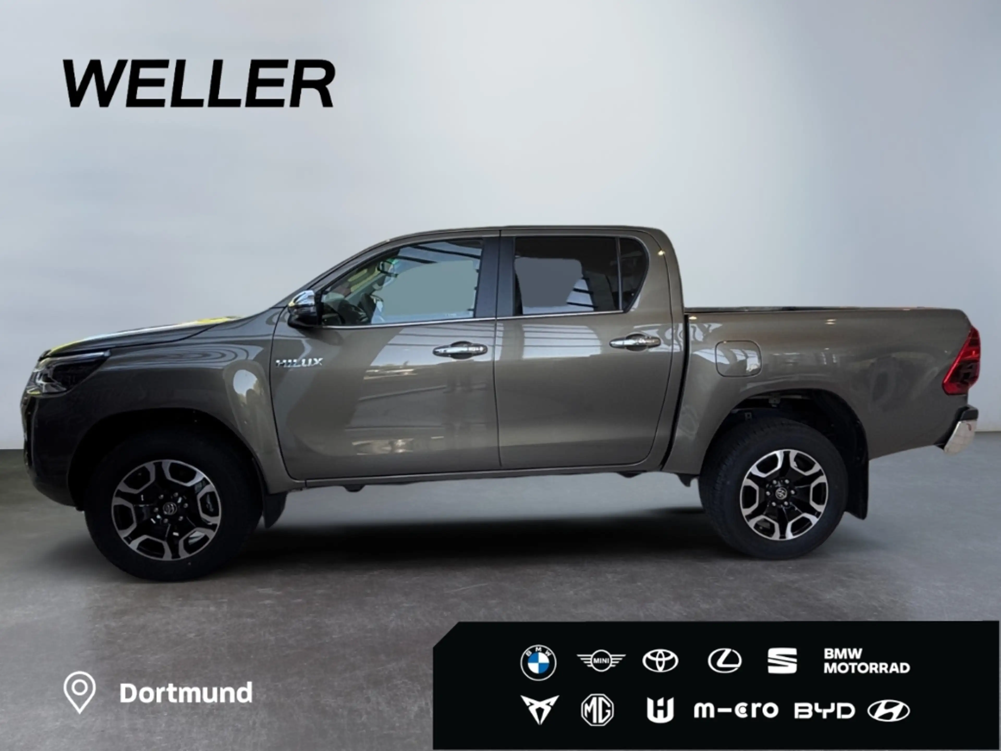 Toyota Hilux Double Cab Executive 4x4 *LED *PDC *SHZ* — photo 3