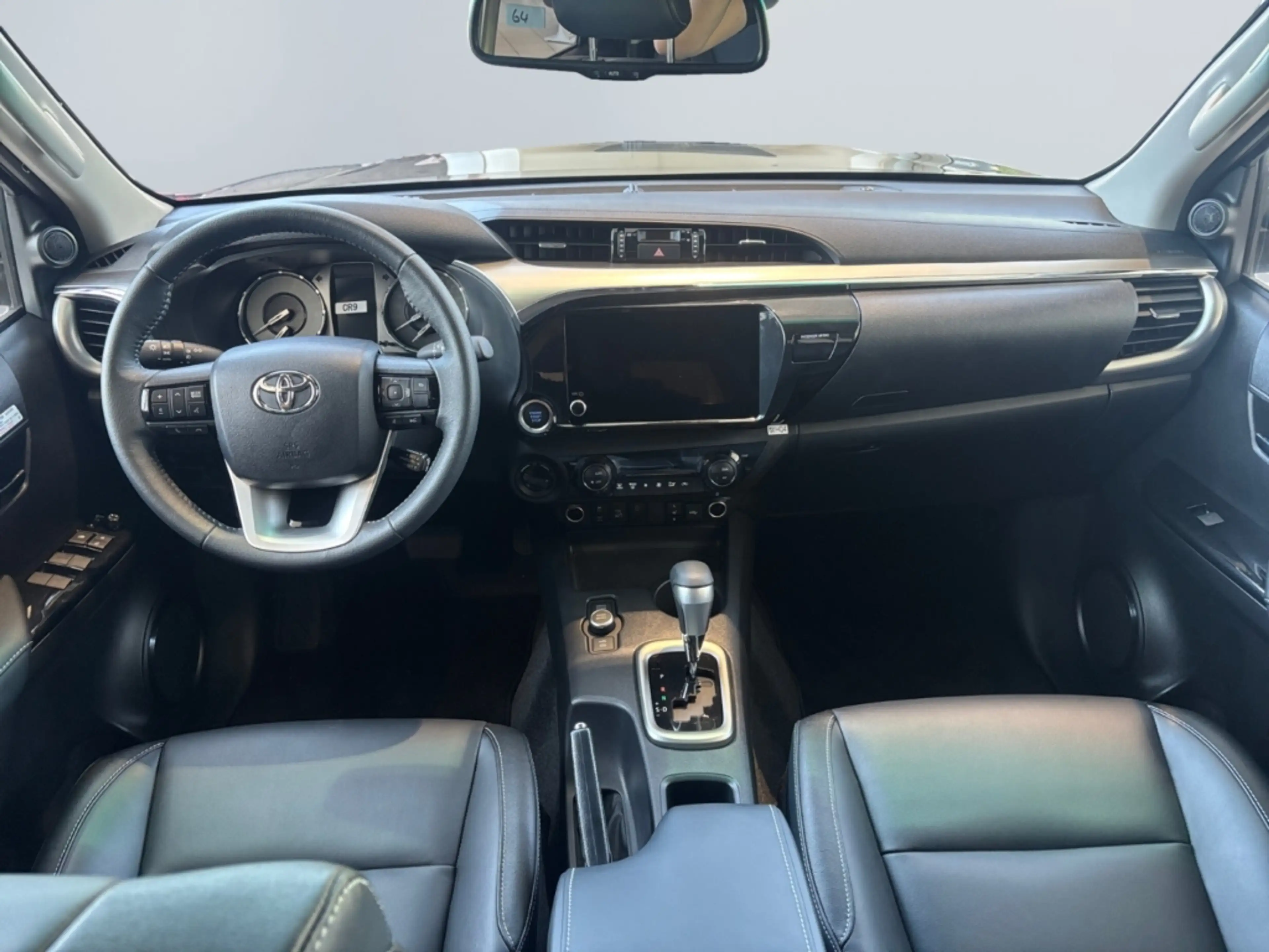 Toyota Hilux Double Cab Executive 4x4 *LED *PDC *SHZ* — photo 11