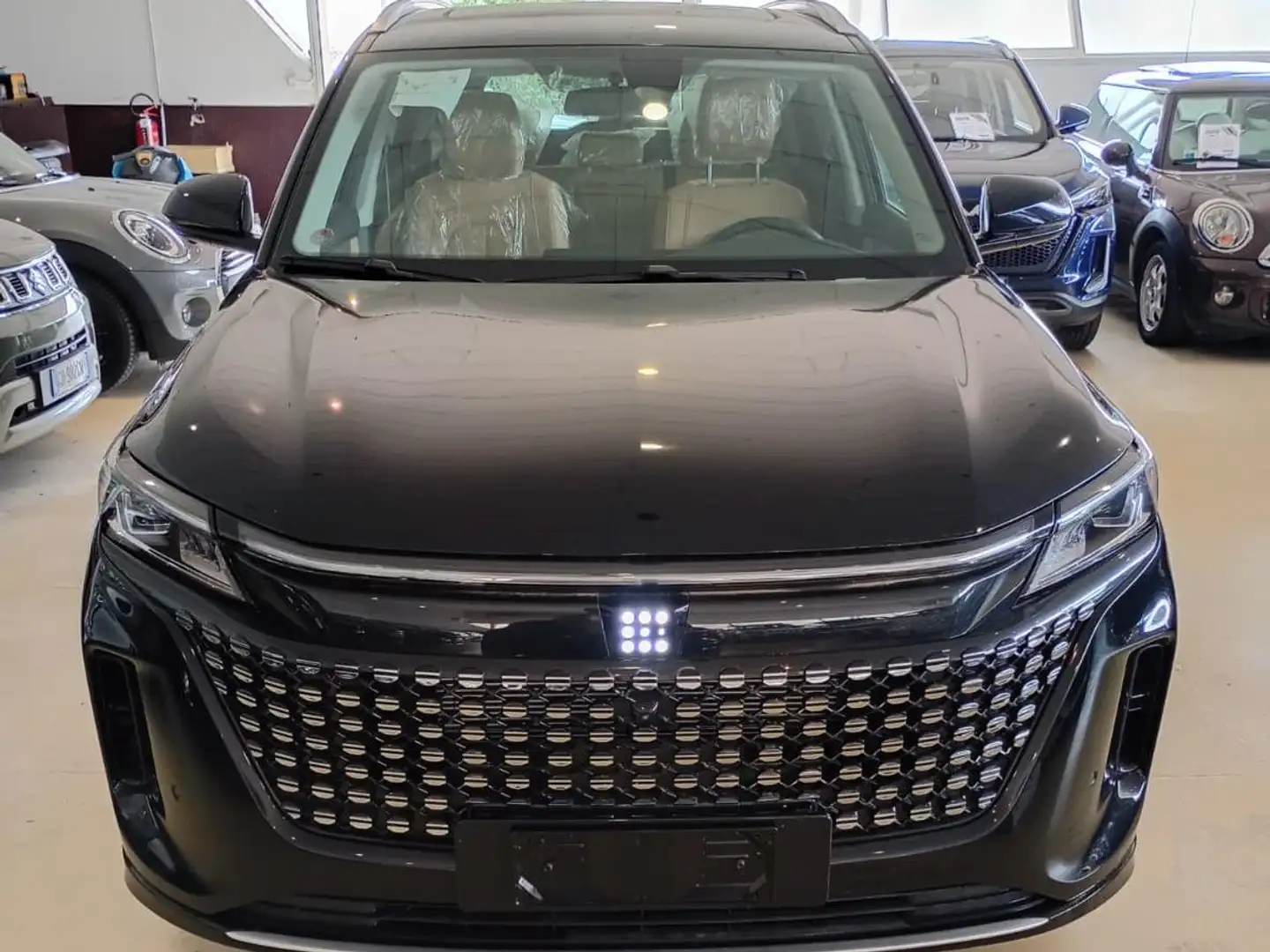 DFSK E5 PHEV HYBRID 7 POSTI LUXURY Schwarz - 2