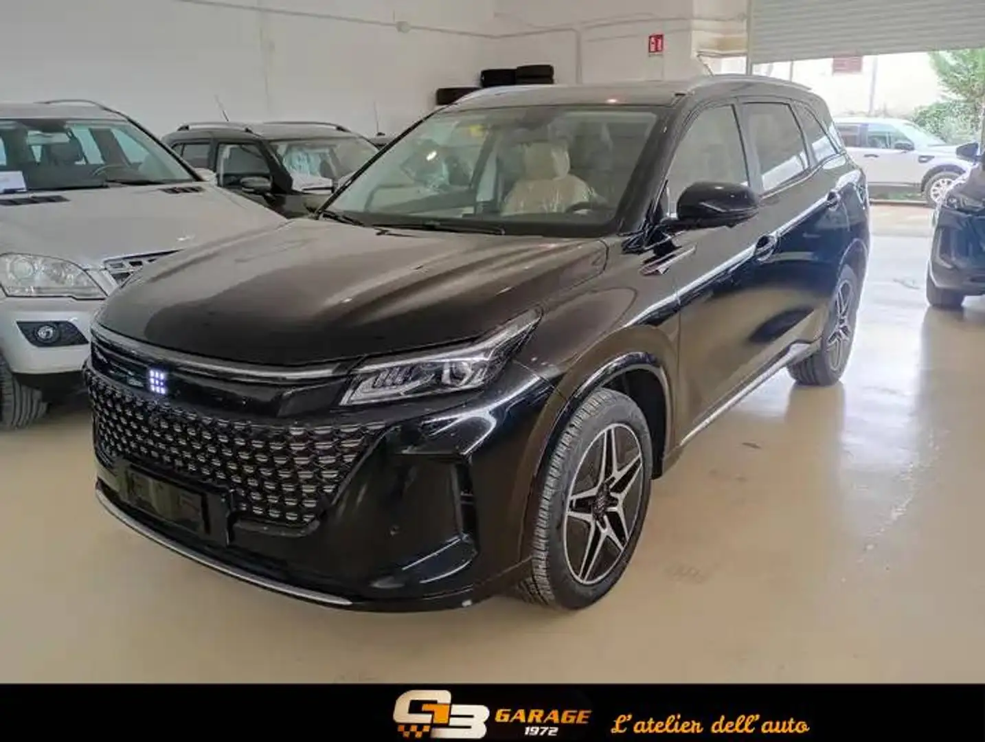 DFSK E5 PHEV HYBRID 7 POSTI LUXURY Schwarz - 1