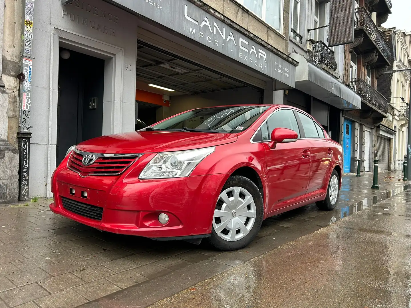 Toyota Avensis Avensis 1.8i Luna Multidrive S Красный - 1
