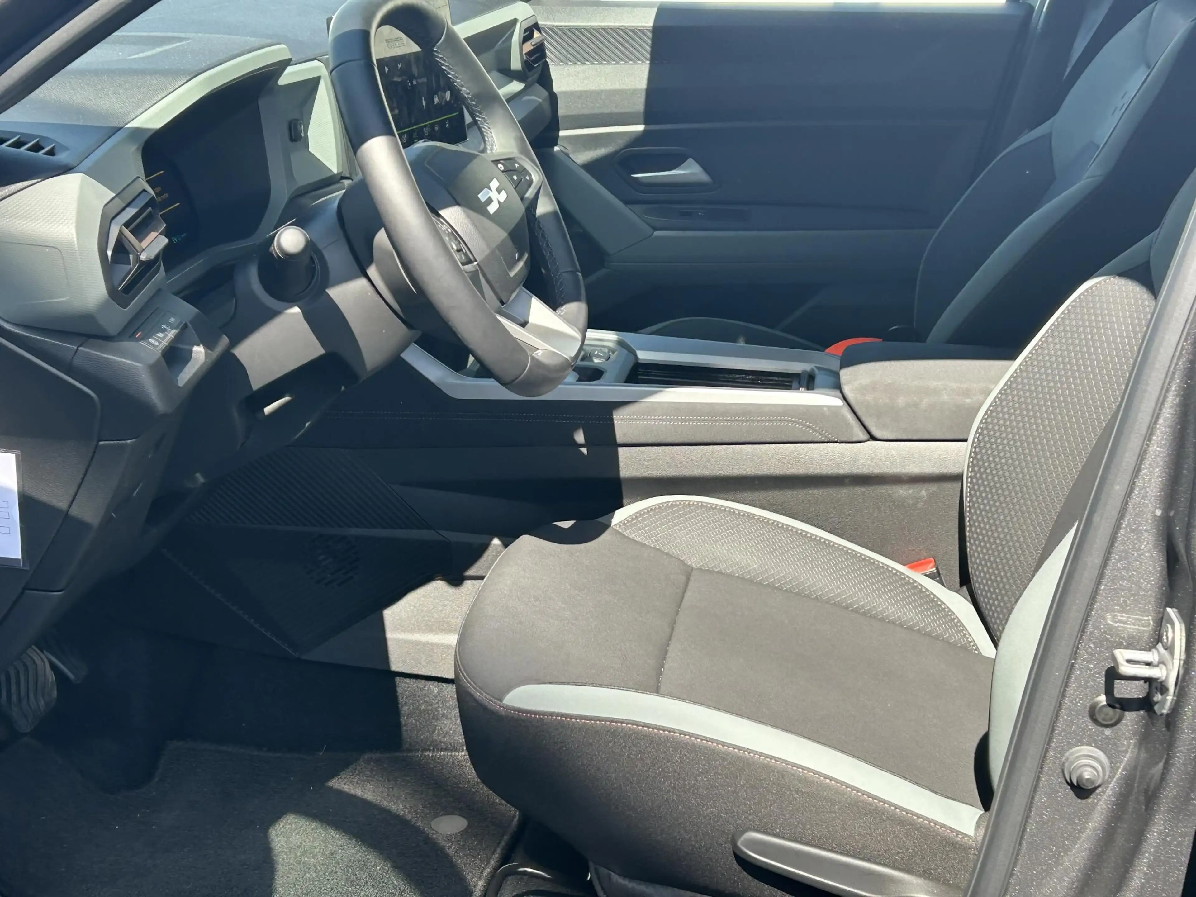 Dacia Bigster 1.8 Hybrid 155 Limited Edition | Navigatie | 360 C — photo 5