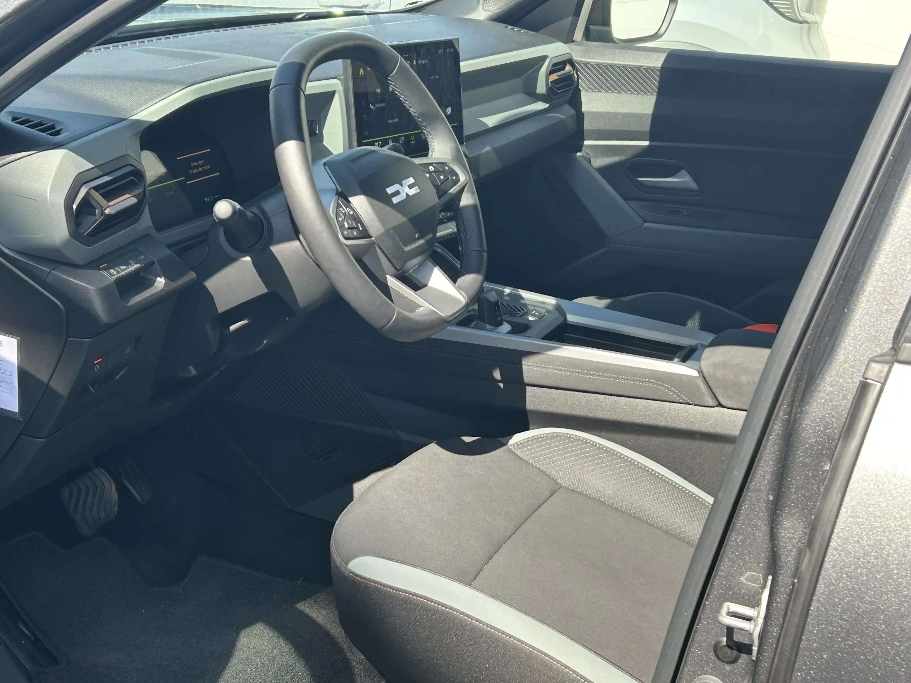 Dacia Bigster 1.8 Hybrid 155 Limited Edition | Navigatie | 360 C — photo 20