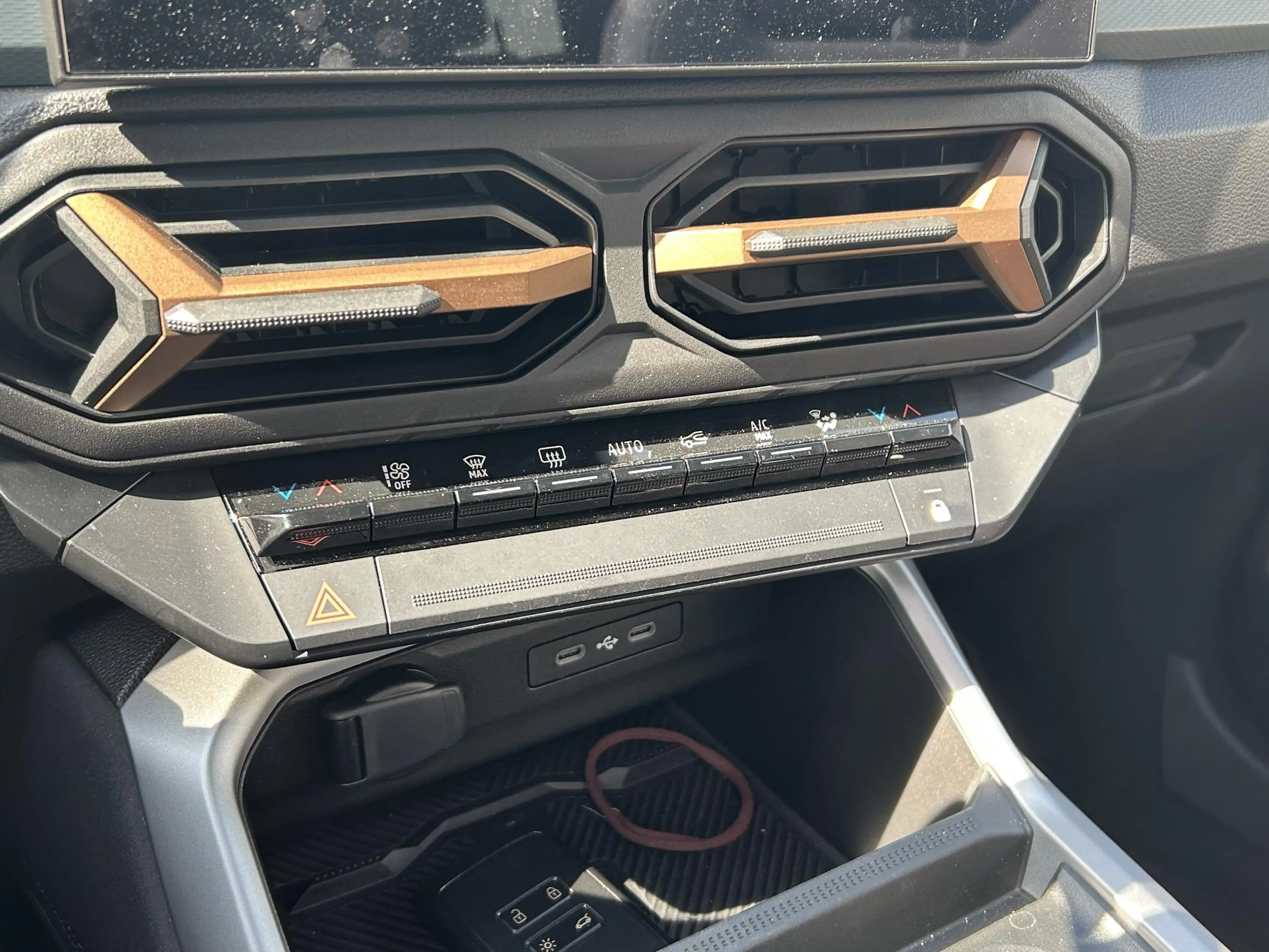 Dacia Bigster 1.8 Hybrid 155 Limited Edition | Navigatie | 360 C — photo 8