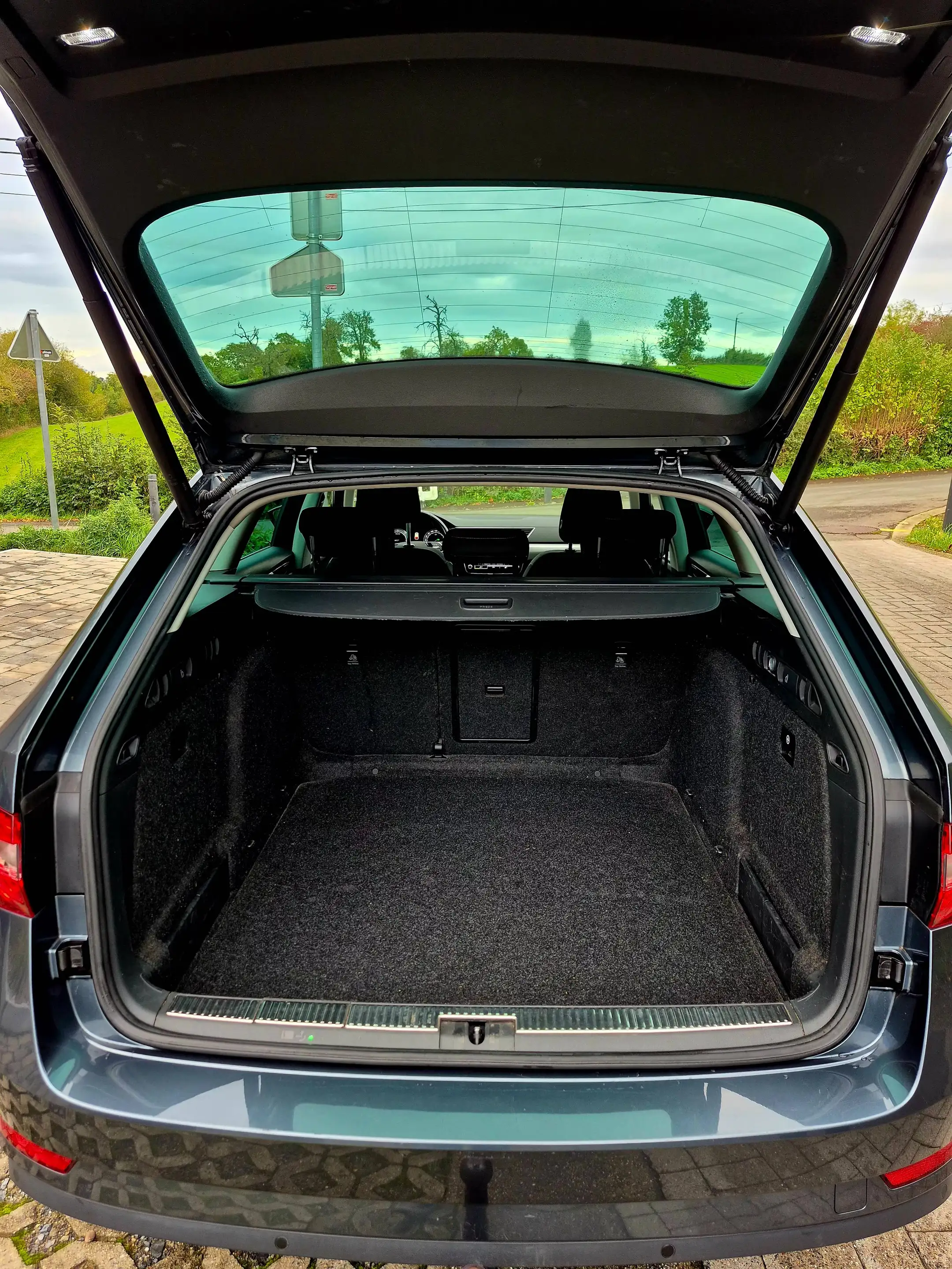 Skoda Superb Superb Combi 2.0 CR TDi Ambition DSG — photo 5