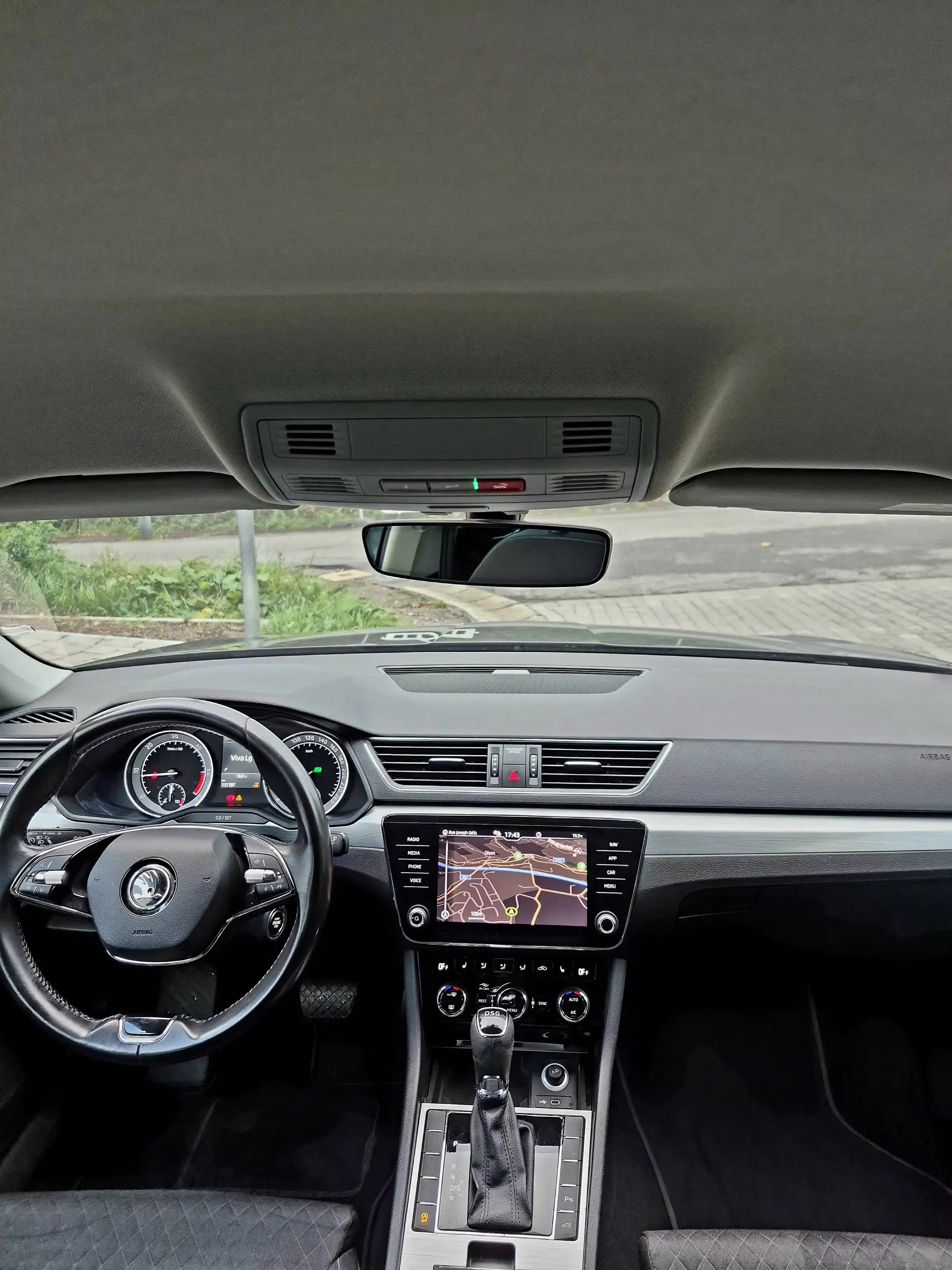 Skoda Superb Superb Combi 2.0 CR TDi Ambition DSG — photo 9