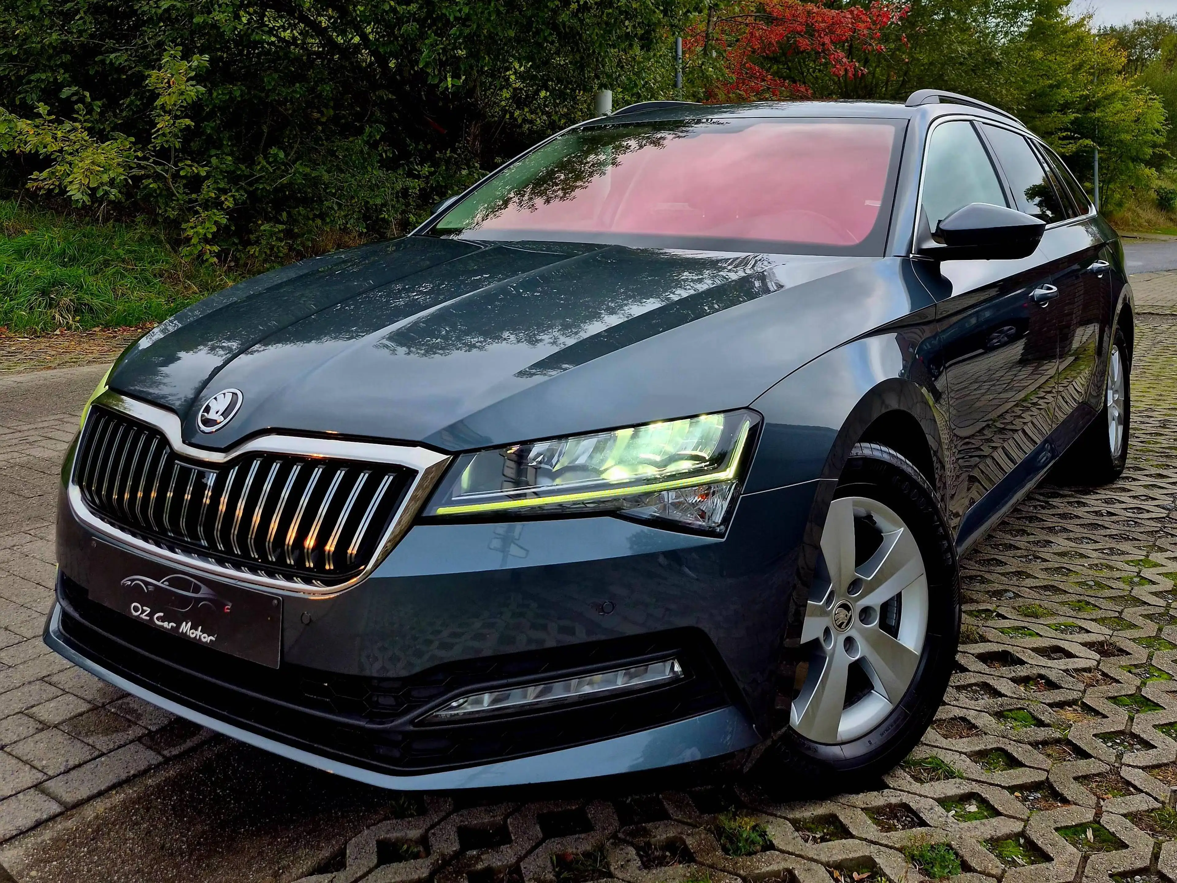Skoda Superb Superb Combi 2.0 CR TDi Ambition DSG — photo 2