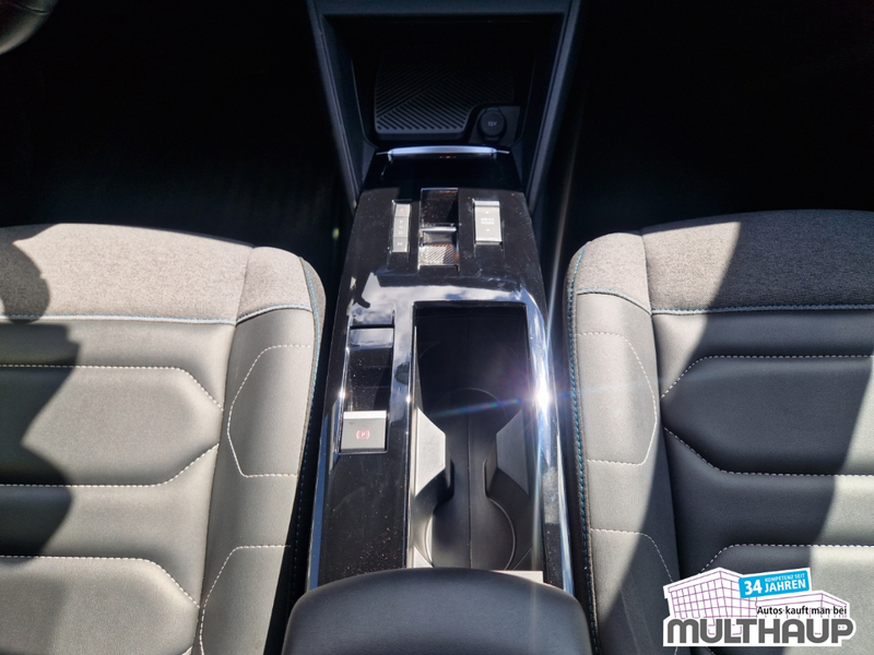 Citroen C4 Max PureTech 130 EAT8 LED HUD PDC DAB — photo 8