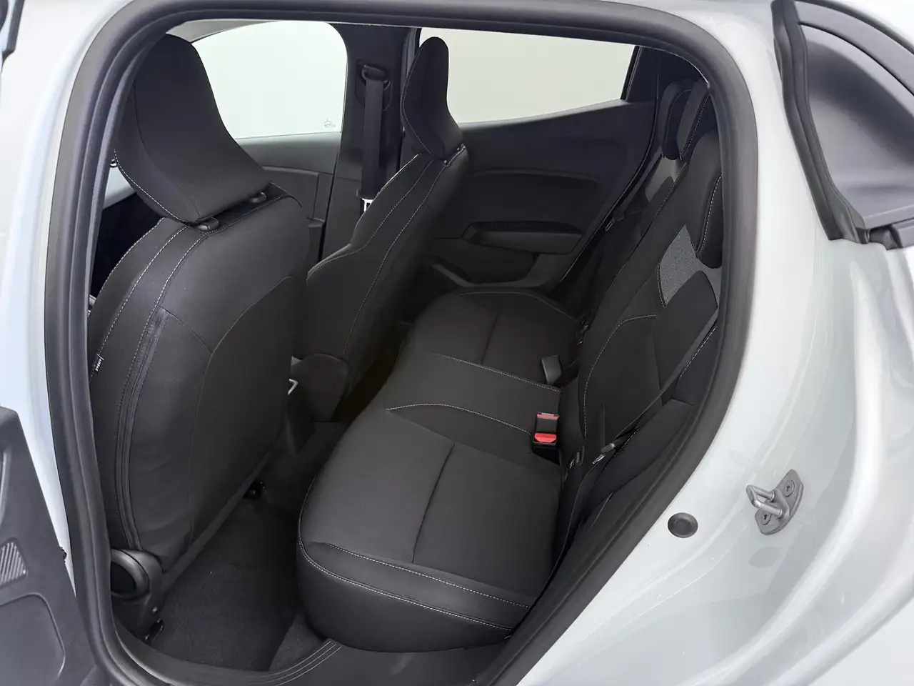 Mitsubishi Colt 2026 — фото 14