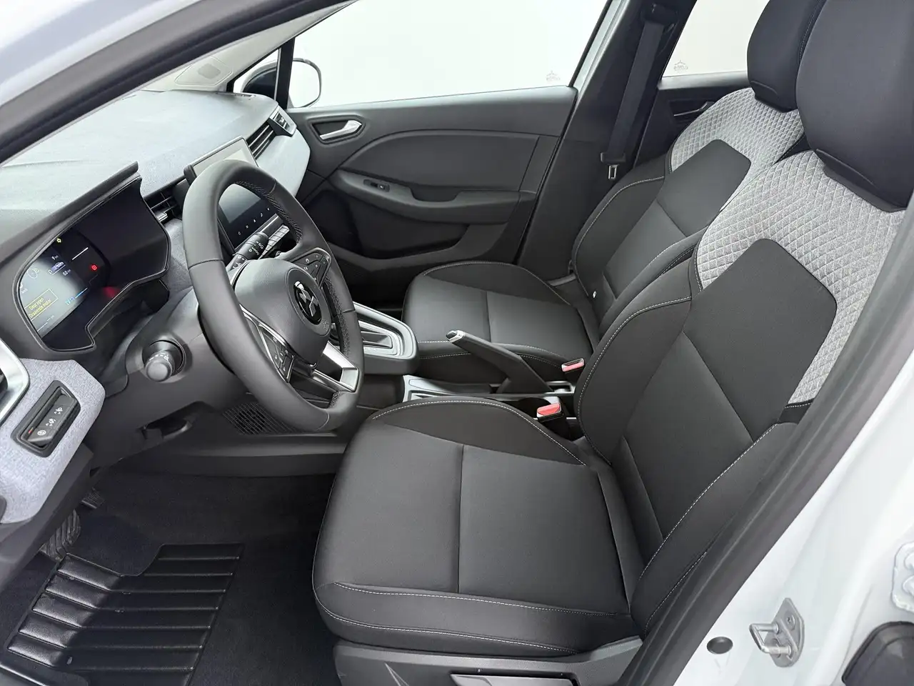 Mitsubishi Colt 2026 — фото 13