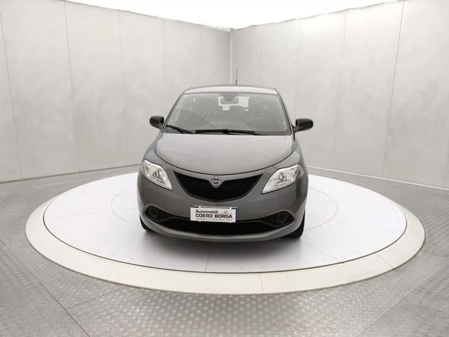 Lancia Ypsilon 1.2 69 CV 5 porte GPL Ecochic Gold Grigio - 2