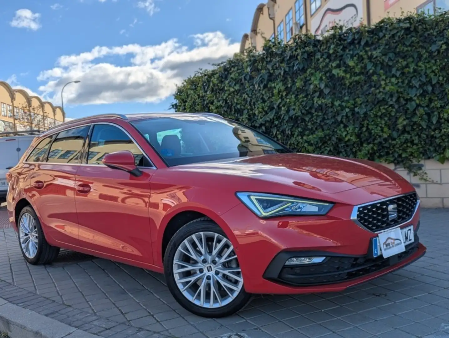 SEAT Leon ST 1.4 TSI e-Hybrid S&S Xcellence DSG-6 204 Rojo - 1