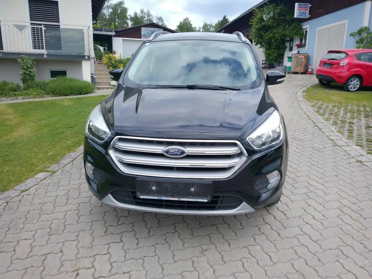 Ford Kuga Kuga 1,5 EcoBoost Trend Start/Stop Trend Schwarz - 2