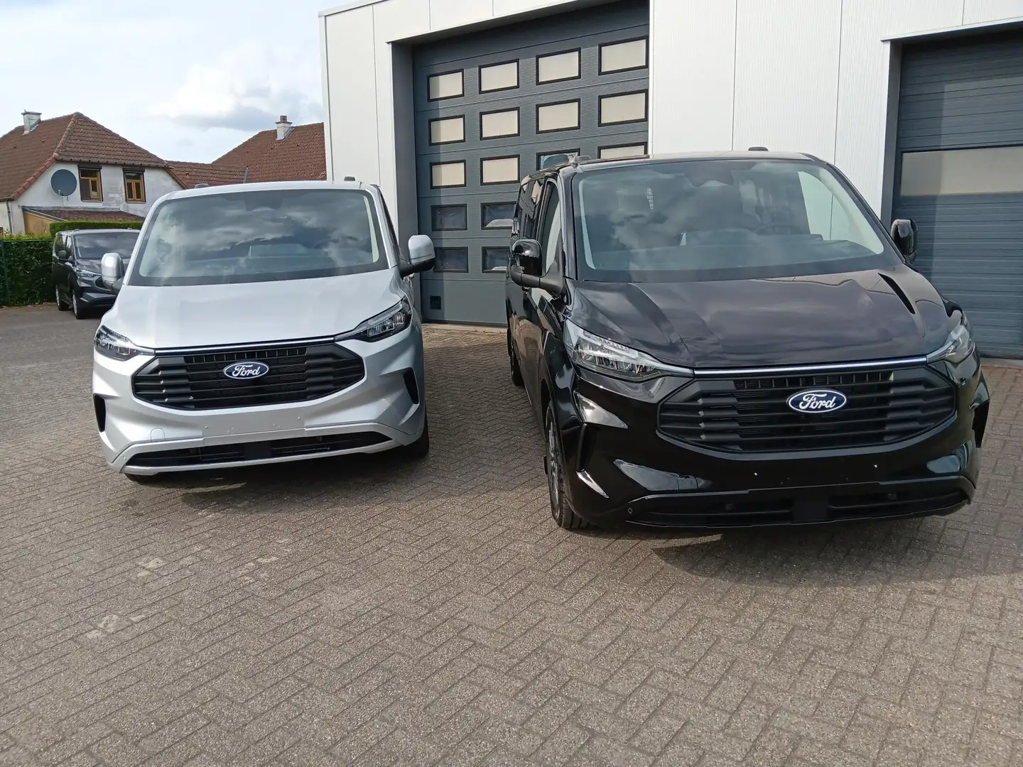 Ford Transit Custom multi use 5pl L2 AUT 170pk adapt cr 41115 exBTW Noir - 2