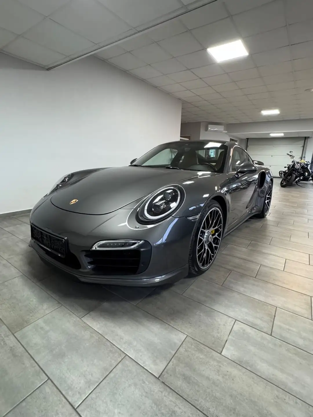포르쉐 Porsche 911 911 Turbo S Coupe 2014 건메탈 사진 1
