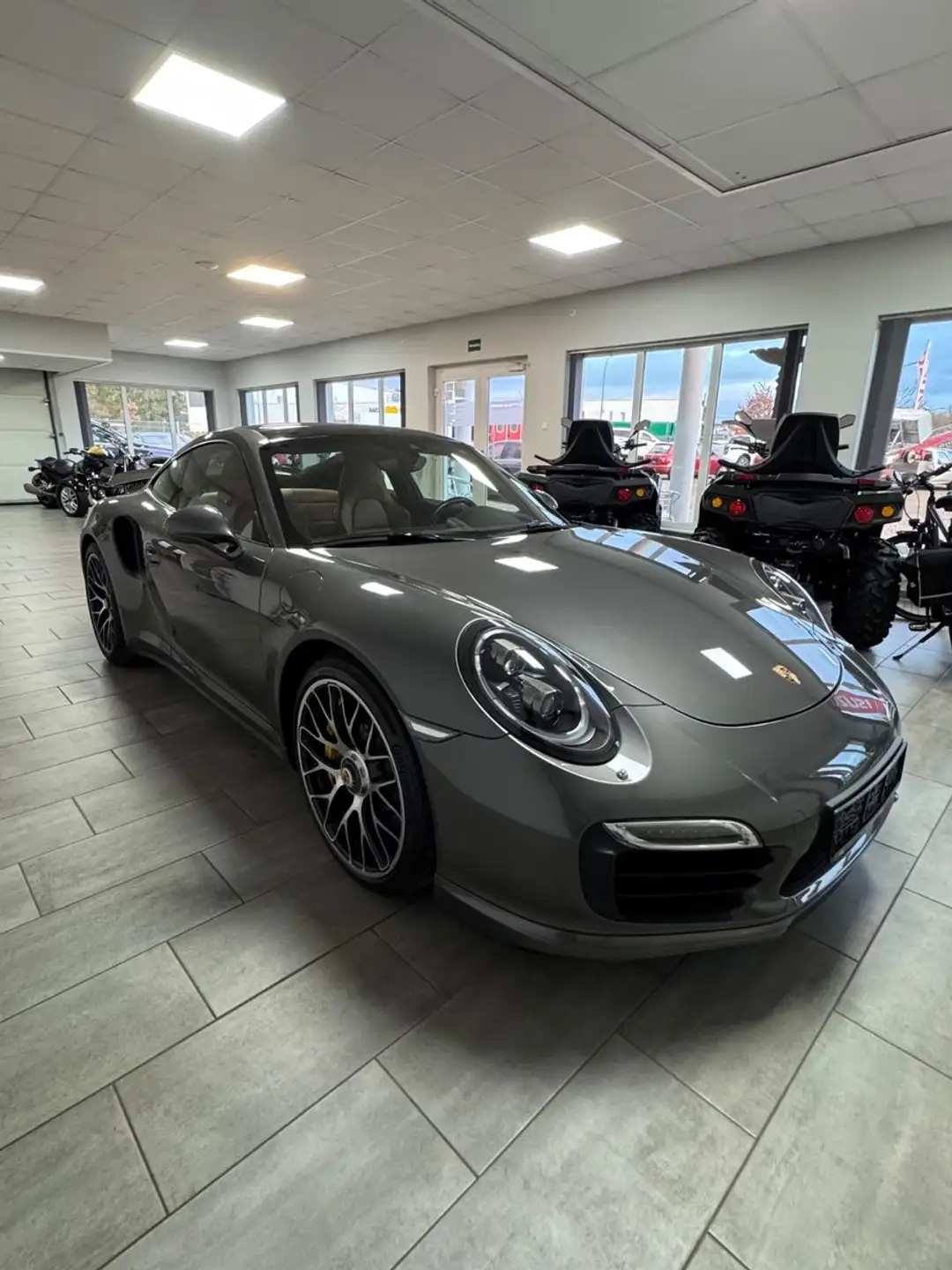 포르쉐 Porsche 911 911 Turbo S Coupe 2014 건메탈 사진 3