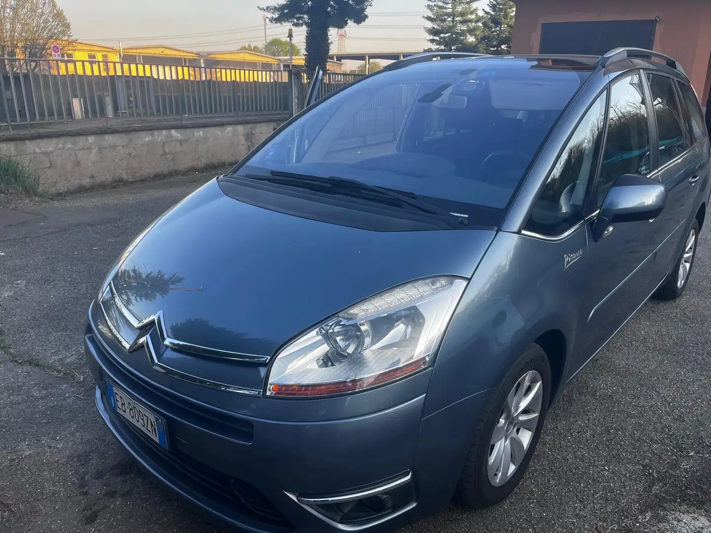 Citroen C4 C4  Grand Picasso 1.6 hdi Business 110cv fap Gris - 2