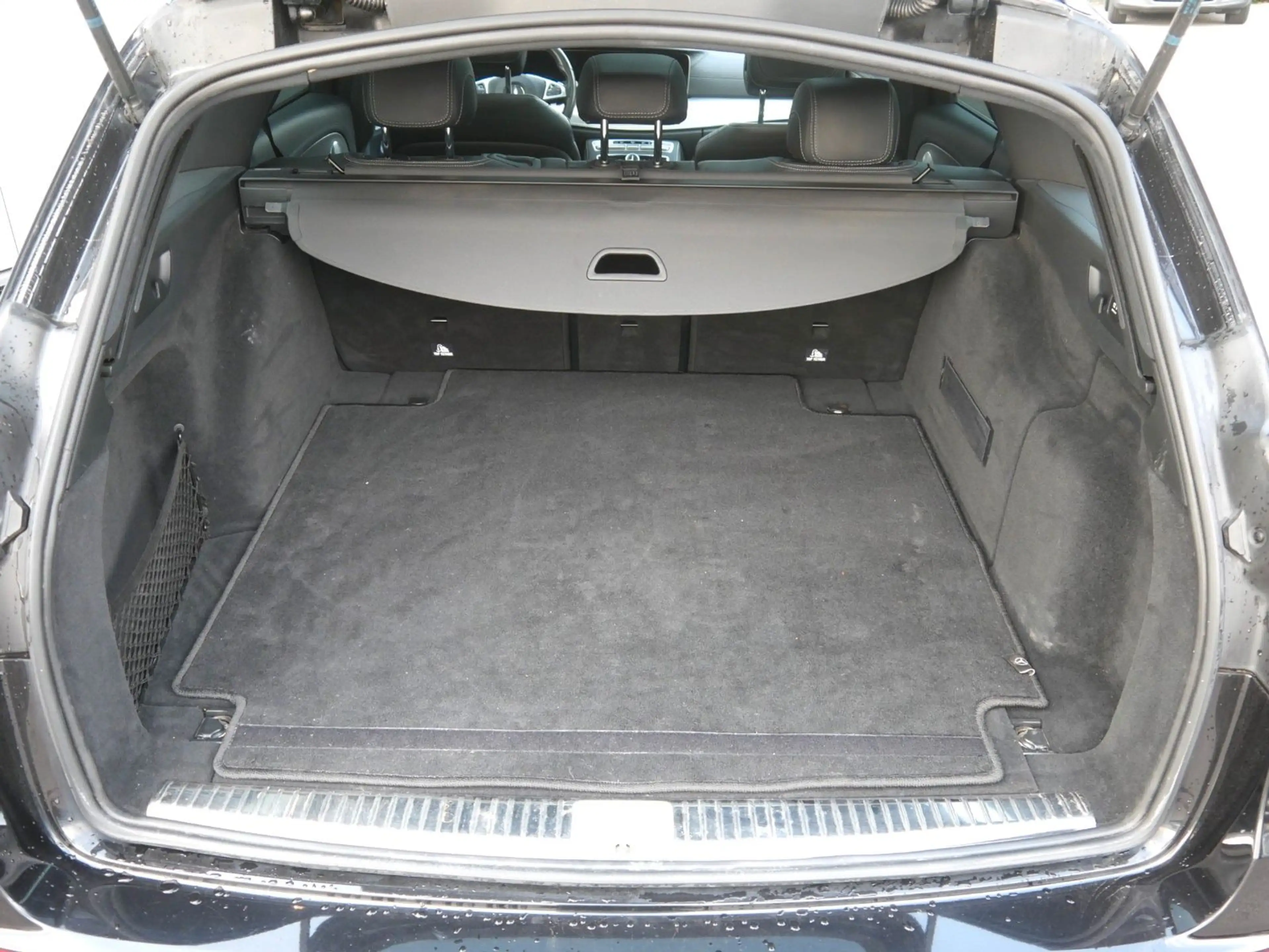 Mercedes-Benz E 350 d T 4Matic AMG-Line DISTR/PANO/BURM/AHK/360 — photo 11