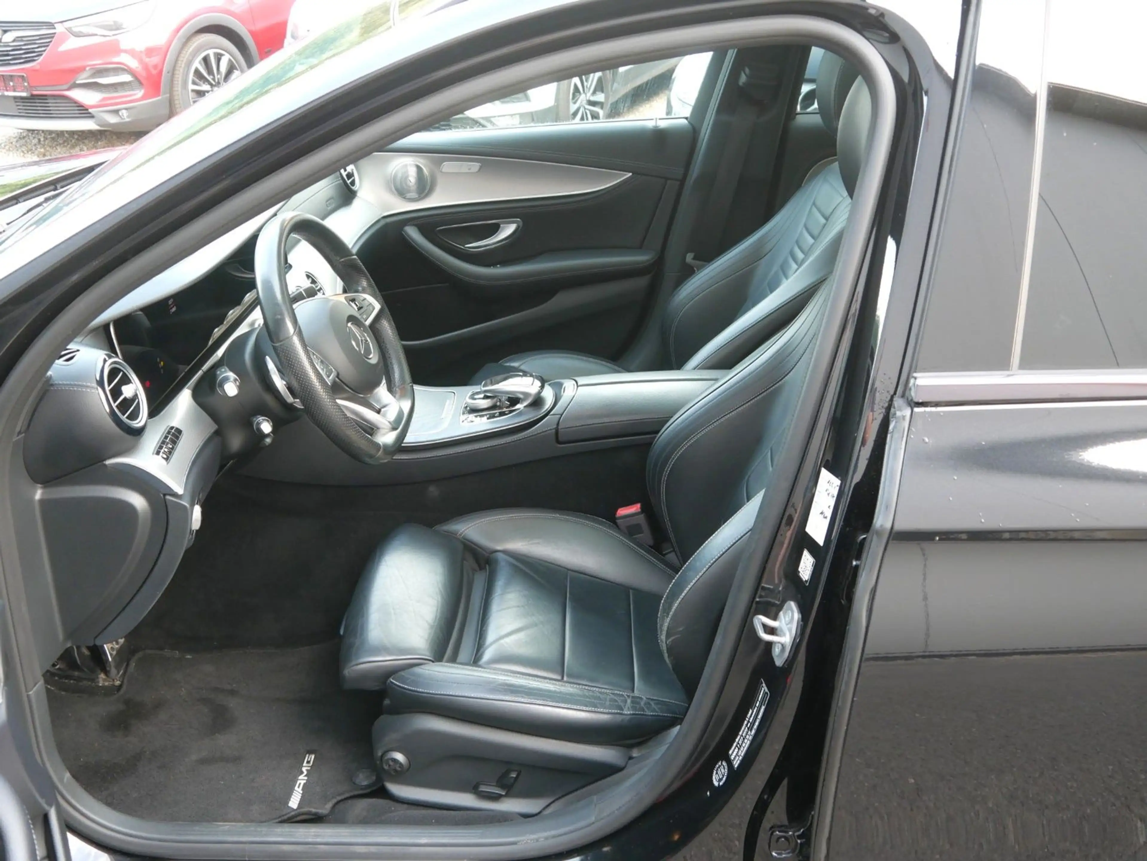 Mercedes-Benz E 350 d T 4Matic AMG-Line DISTR/PANO/BURM/AHK/360 — photo 7