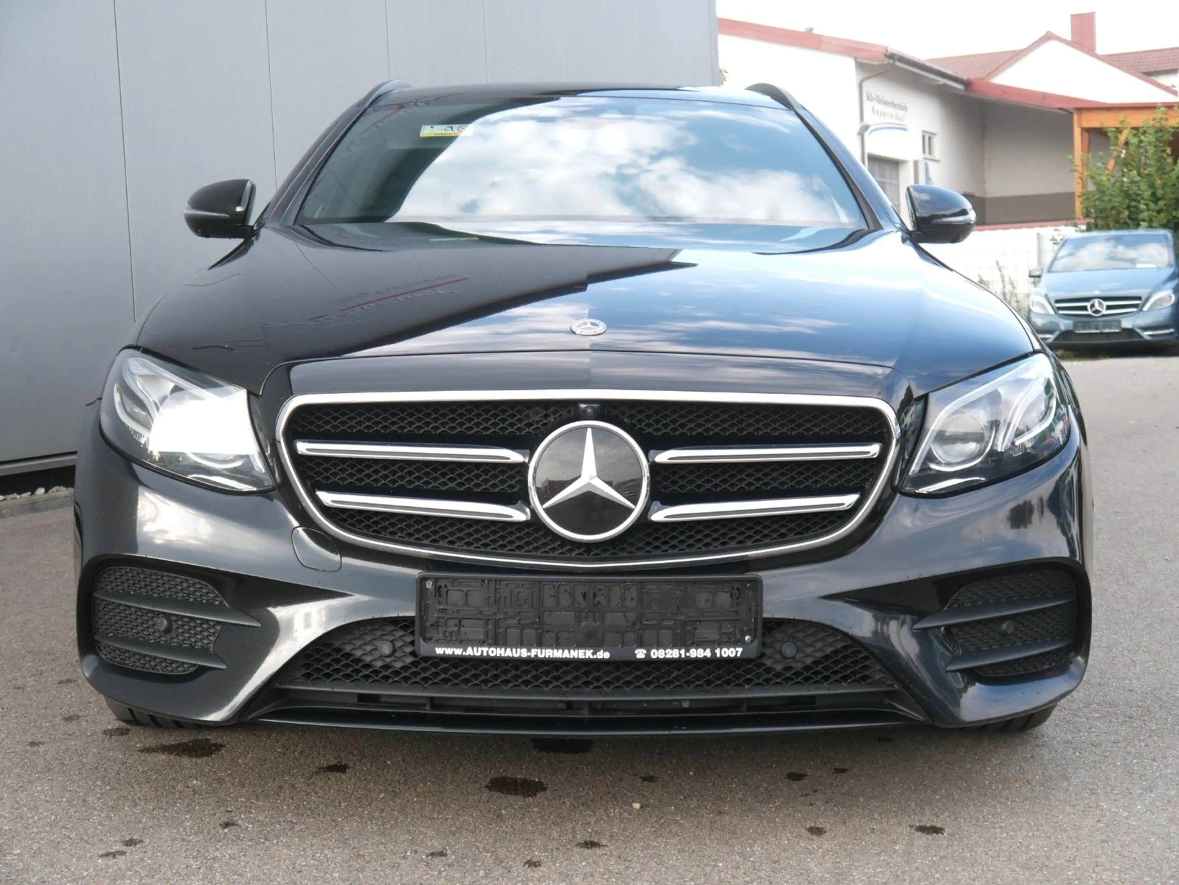 Mercedes-Benz E 350 d T 4Matic AMG-Line DISTR/PANO/BURM/AHK/360 — photo 6