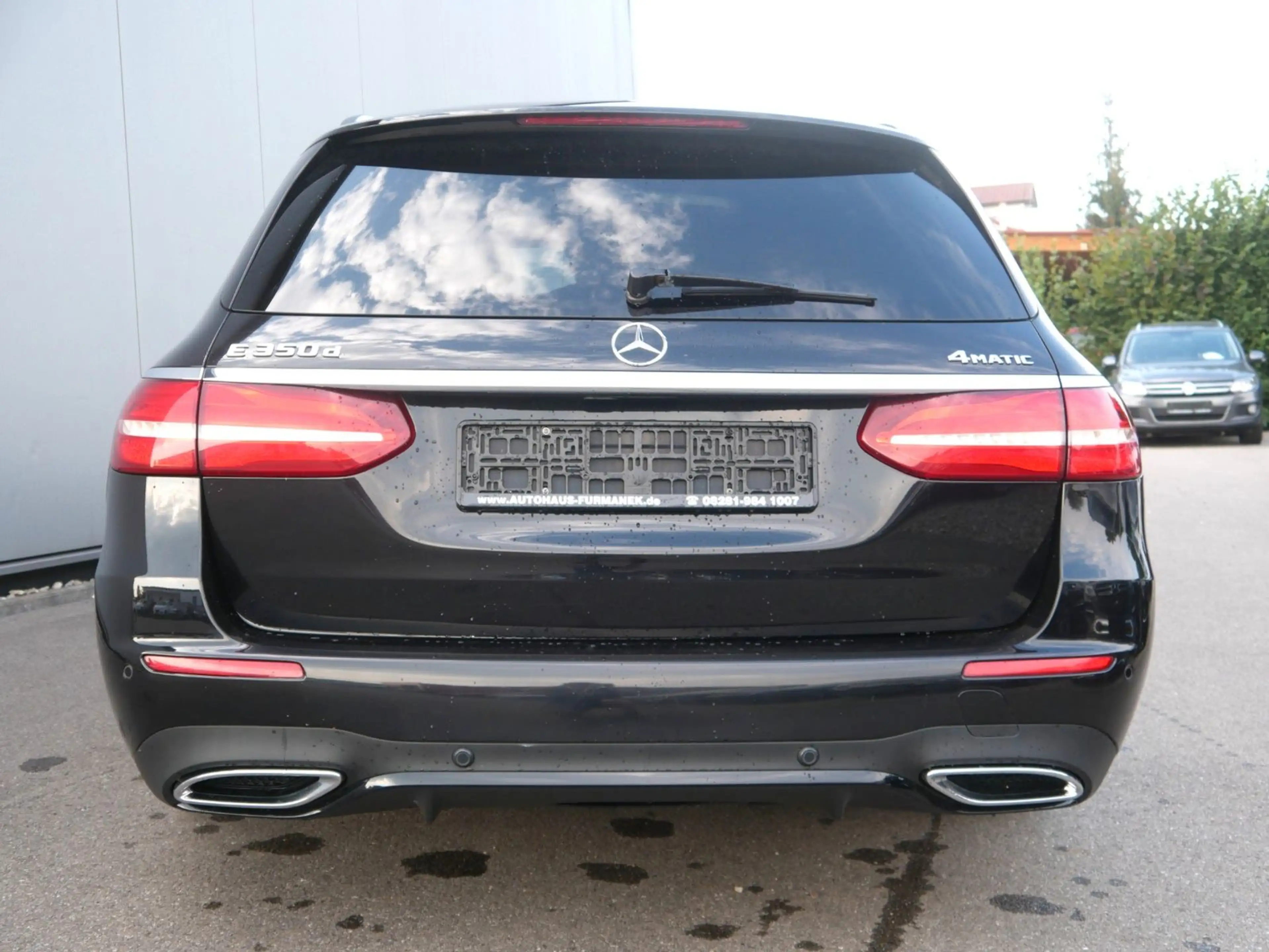 Mercedes-Benz E 350 d T 4Matic AMG-Line DISTR/PANO/BURM/AHK/360 — photo 3