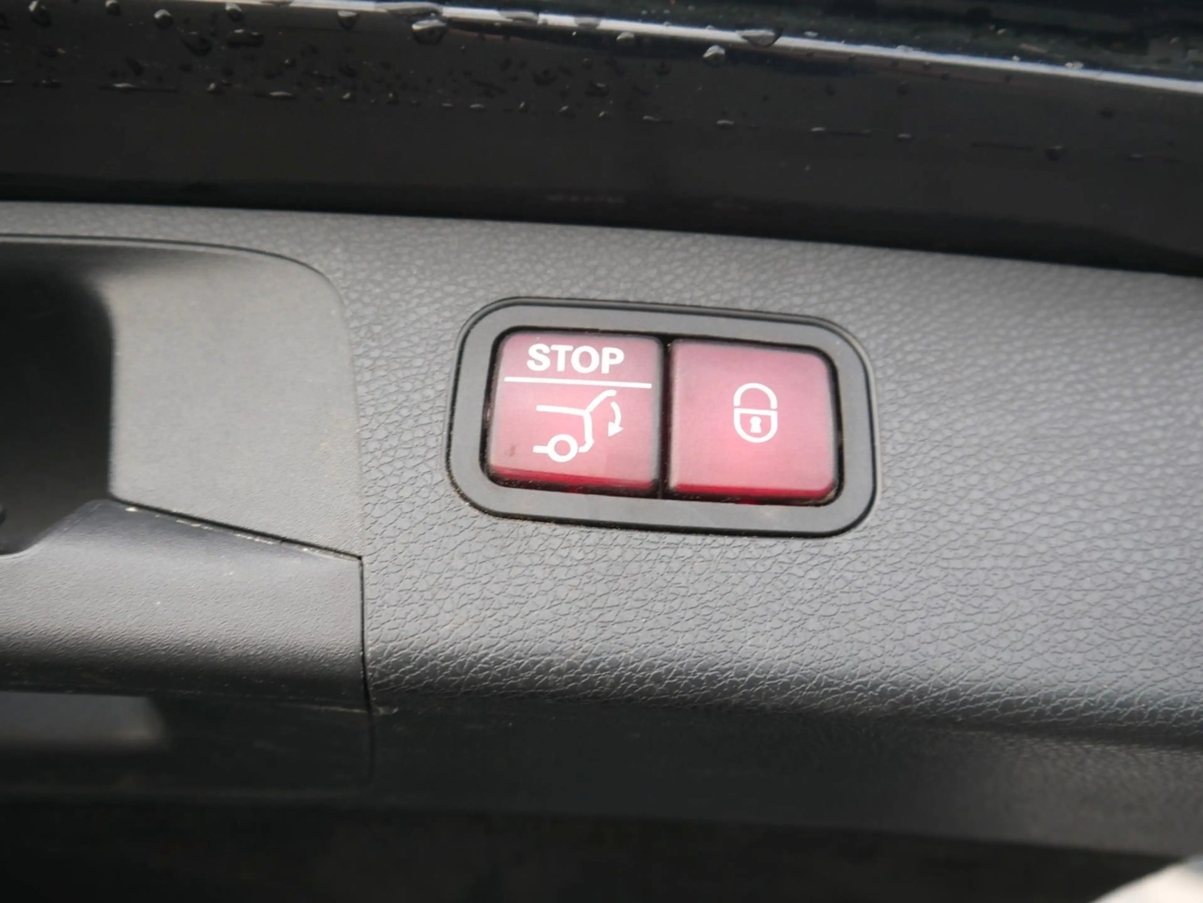 Mercedes-Benz E 350 d T 4Matic AMG-Line DISTR/PANO/BURM/AHK/360 — photo 12