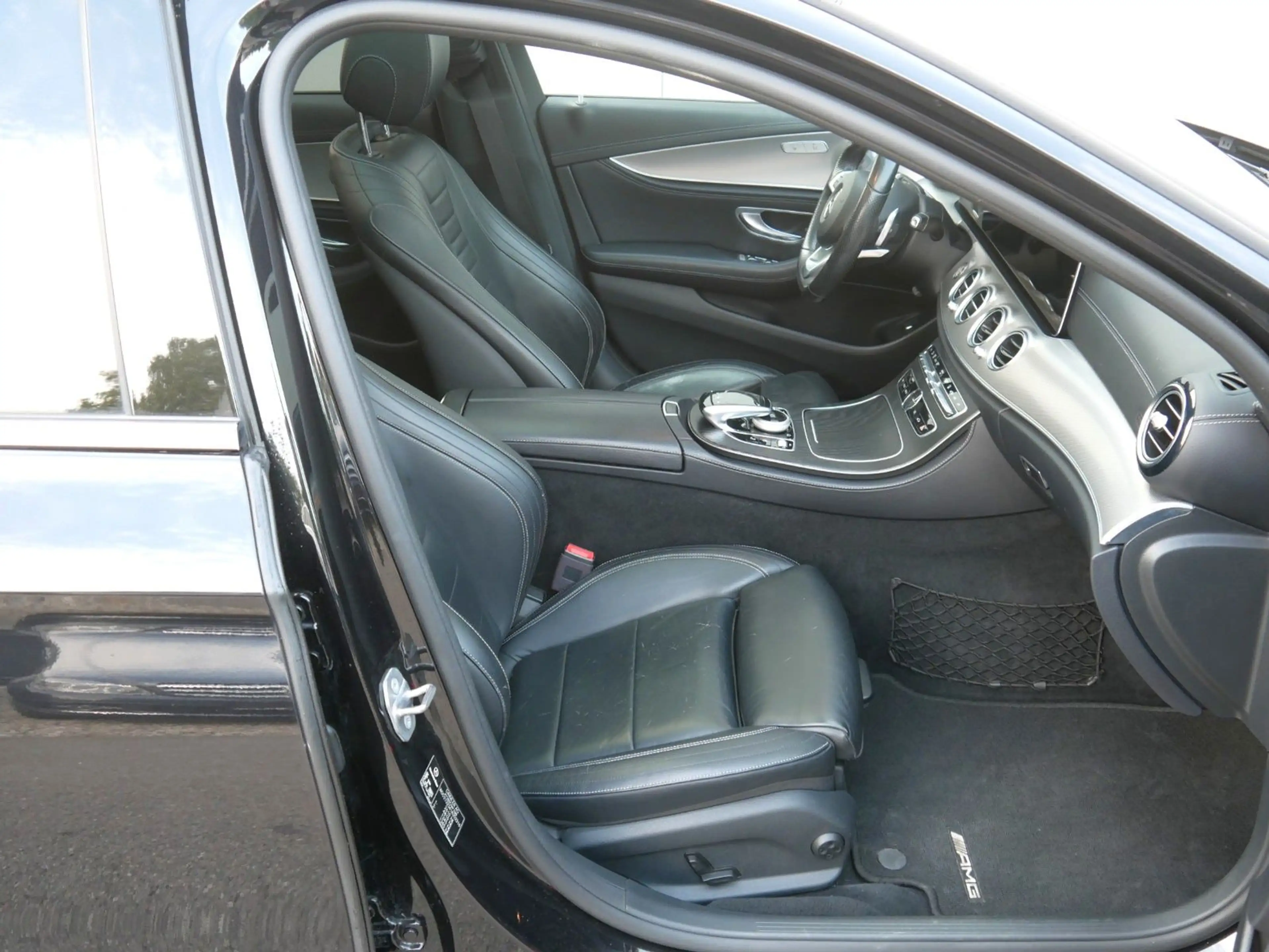Mercedes-Benz E 350 d T 4Matic AMG-Line DISTR/PANO/BURM/AHK/360 — photo 15
