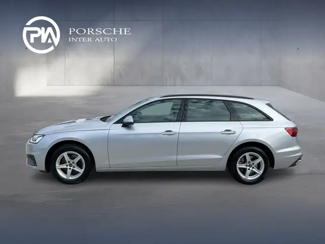 Audi A4 view 3