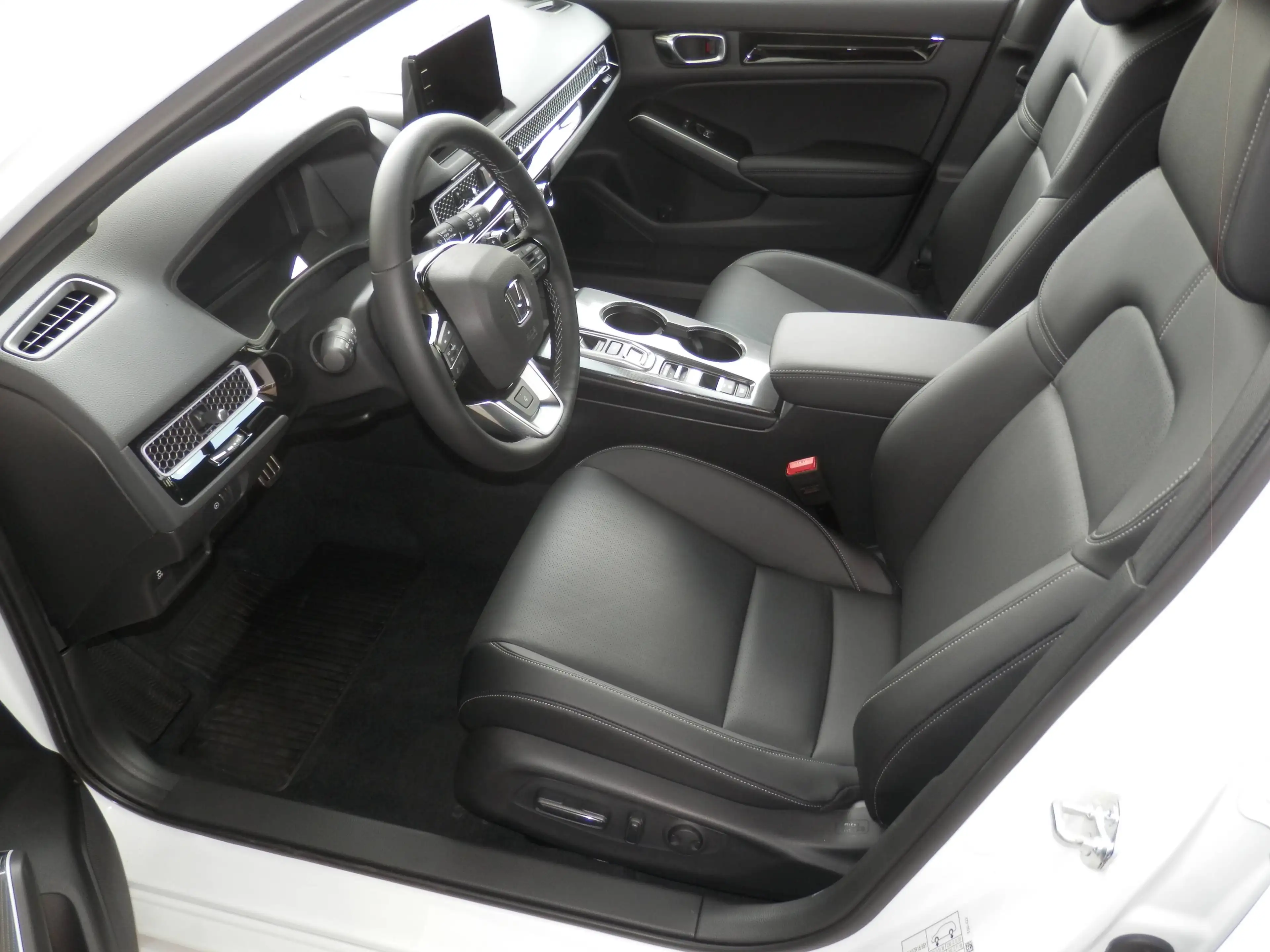 Honda Civic 2.0 i-MMD Hybrid Advance e-CVT Aut. — photo 9