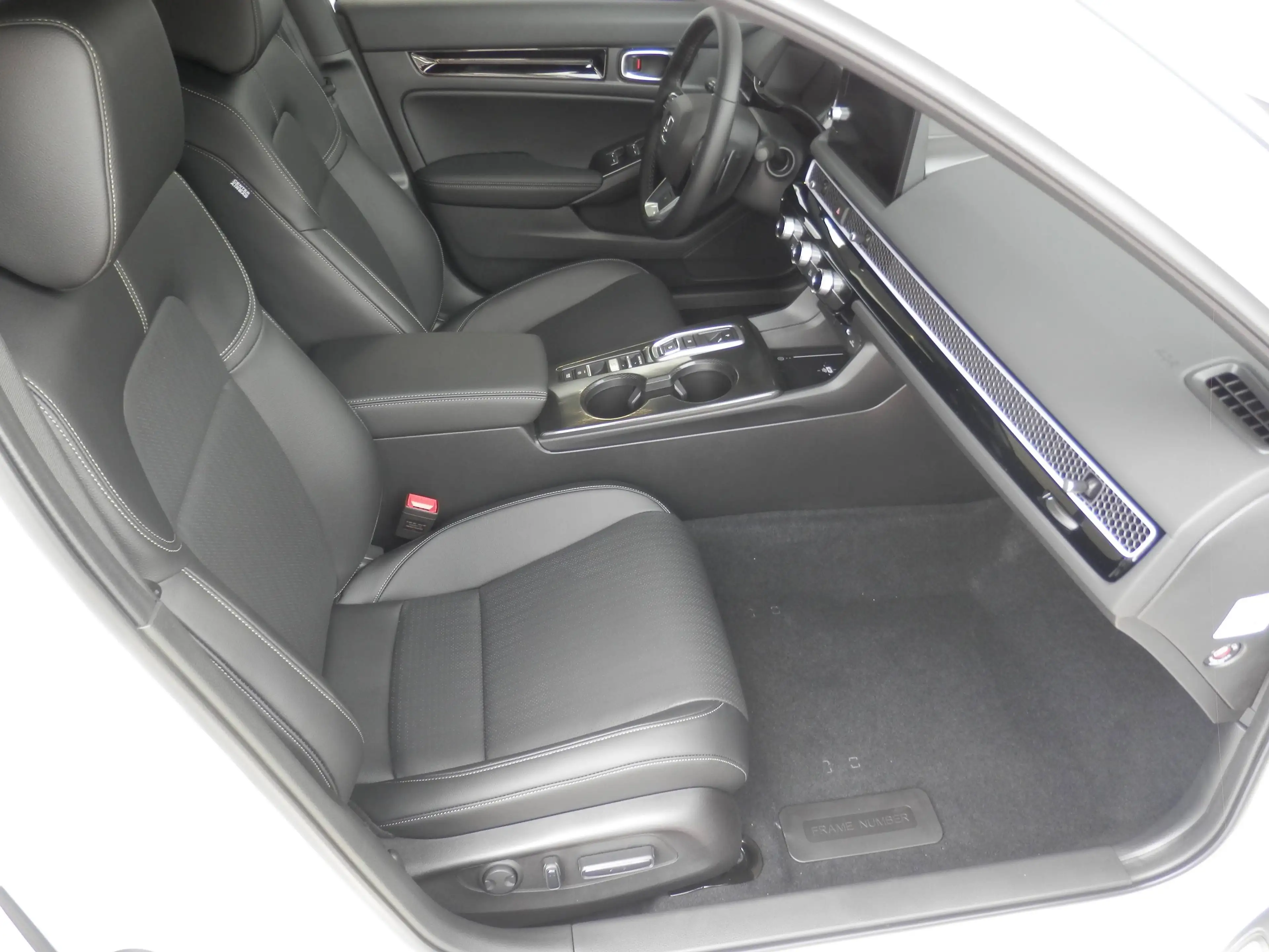 Honda Civic 2.0 i-MMD Hybrid Advance e-CVT Aut. — photo 10
