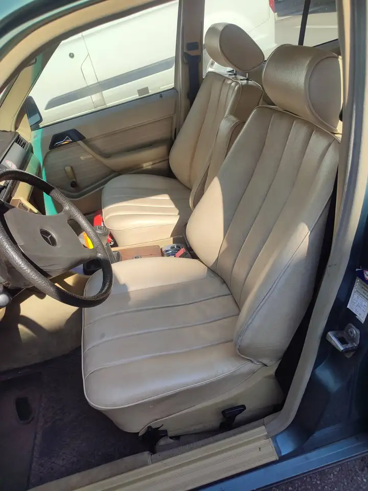 Mercedes-Benz 260 w 124, foto 12