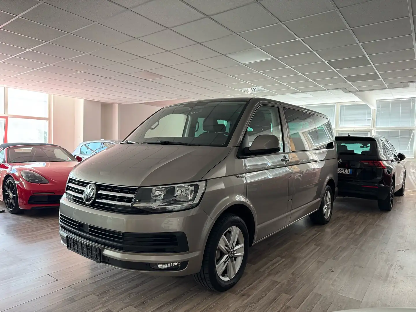Volkswagen T6 Multivan 2.0 tdi dsg IVA INCL. CAMPERIZZATO Beige - 2