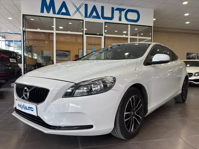Volvo V40 D3 Momentum Aut. 150