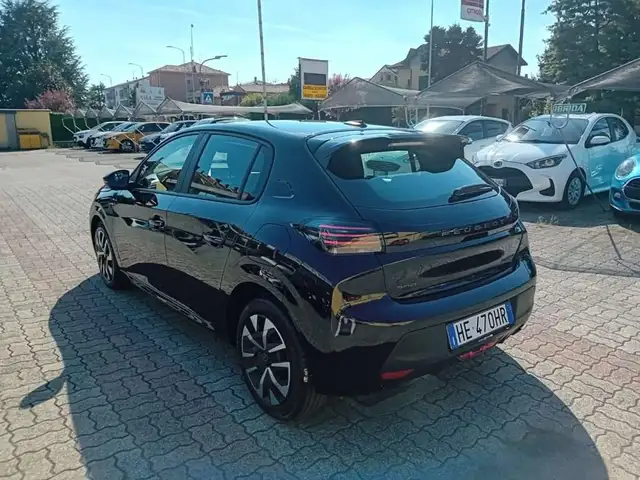 Peugeot 208 view 3