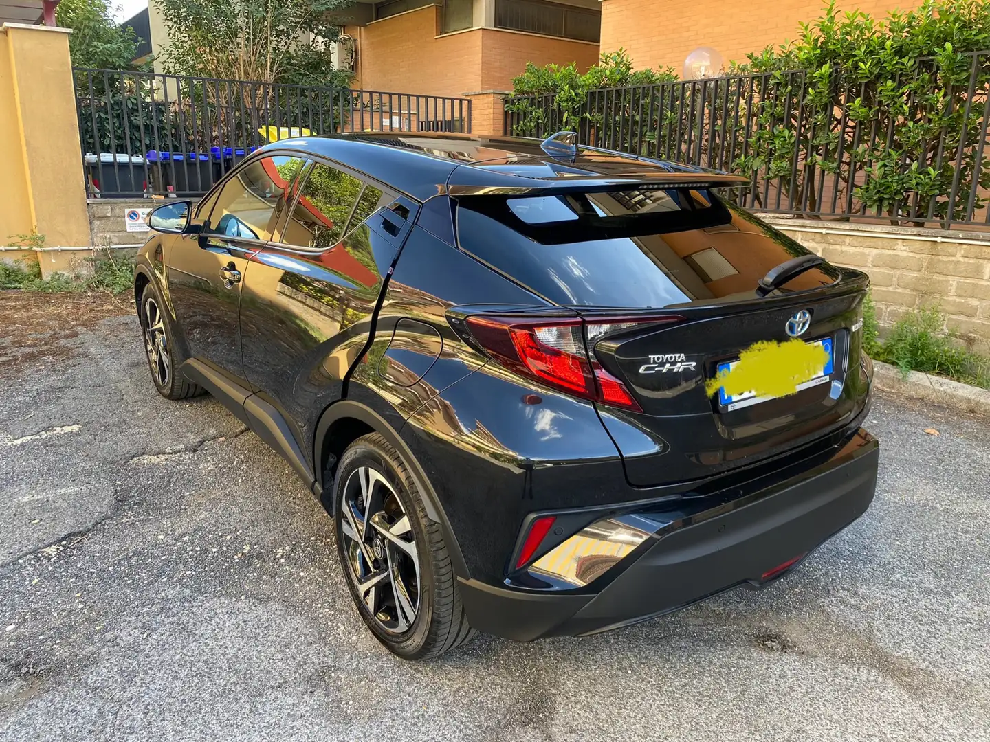 Toyota C-HR 1.8h Trend e-cvt Nero - 1