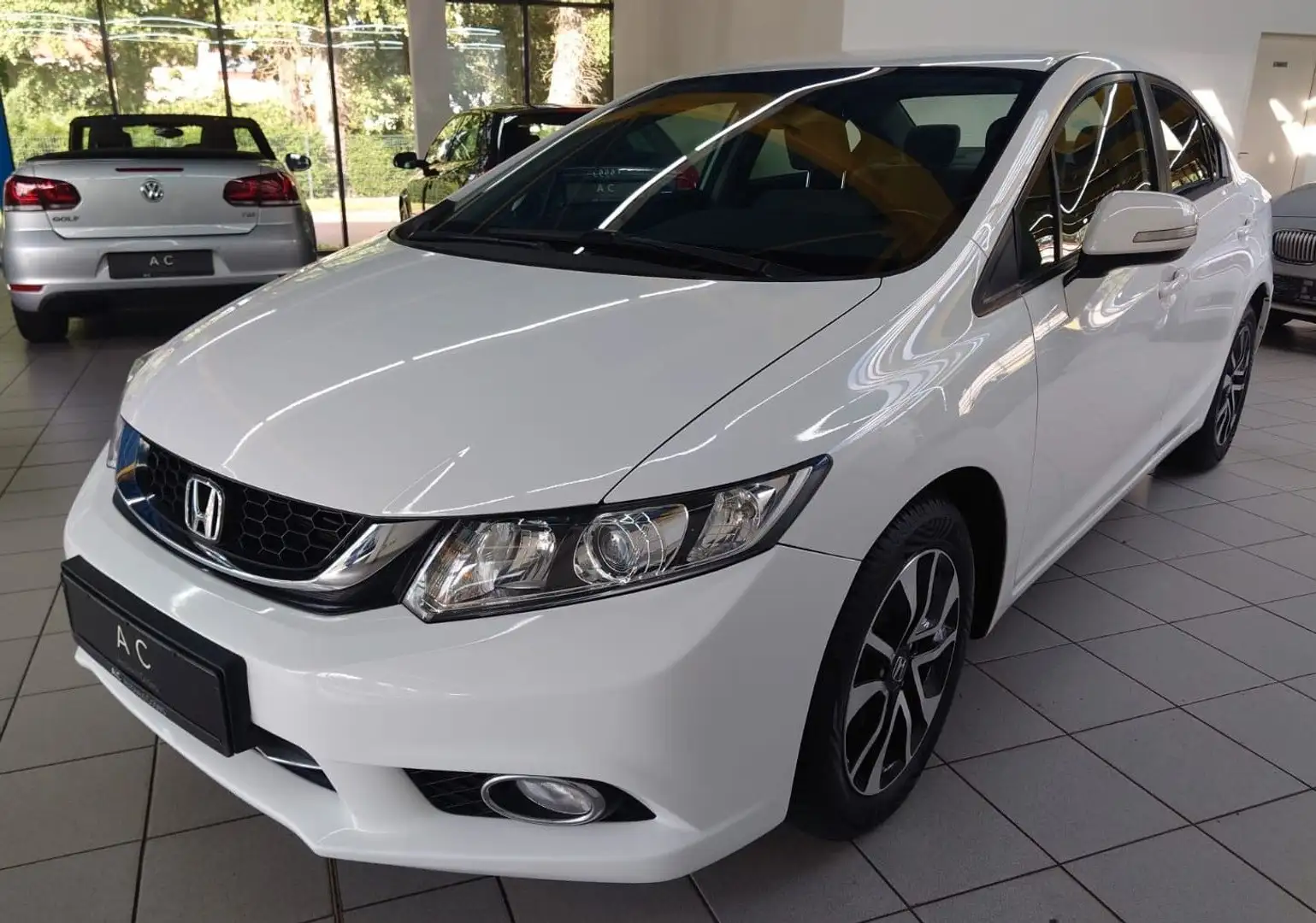 Honda Civic Lim. 4-trg. Comfort,Automatik,Klima,1.Hand Blanc - 1