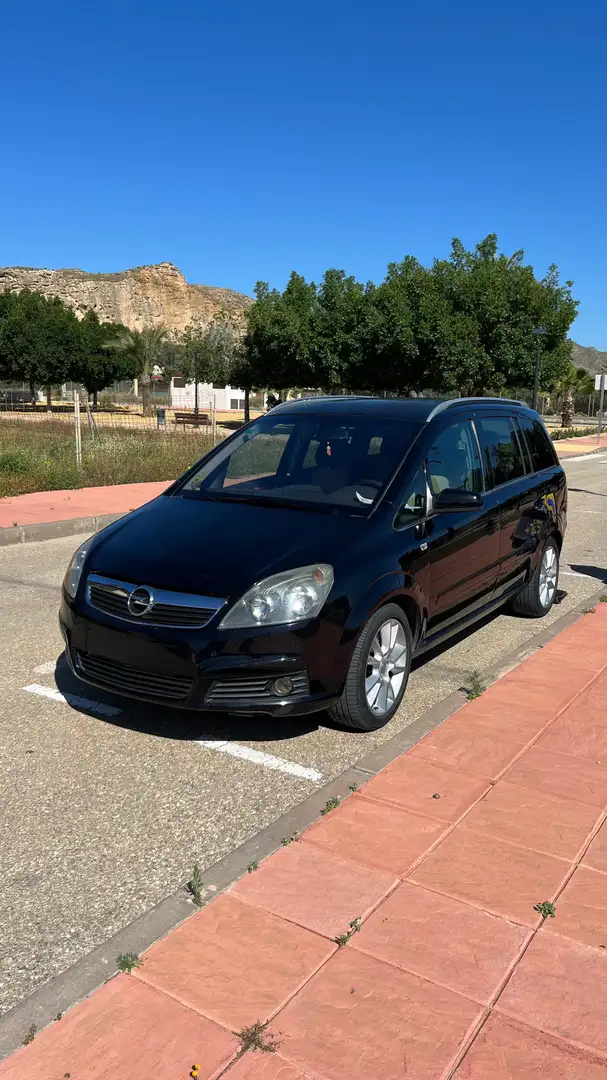 Opel Zafira 1.9CDTi Cosmo 120 - 1