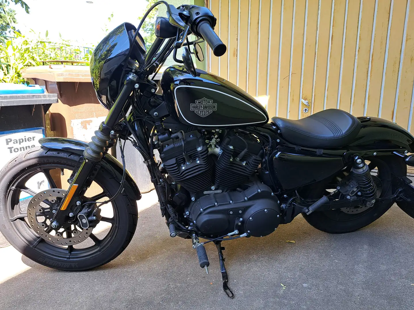 Harley-Davidson XL 1200 Iron Noir - 2