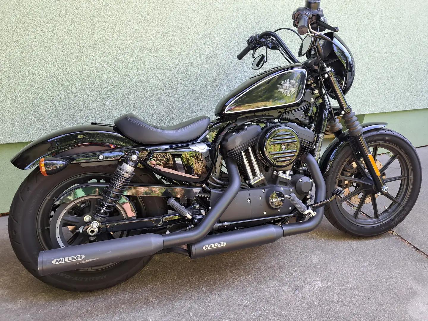 Harley-Davidson XL 1200 Iron Noir - 1