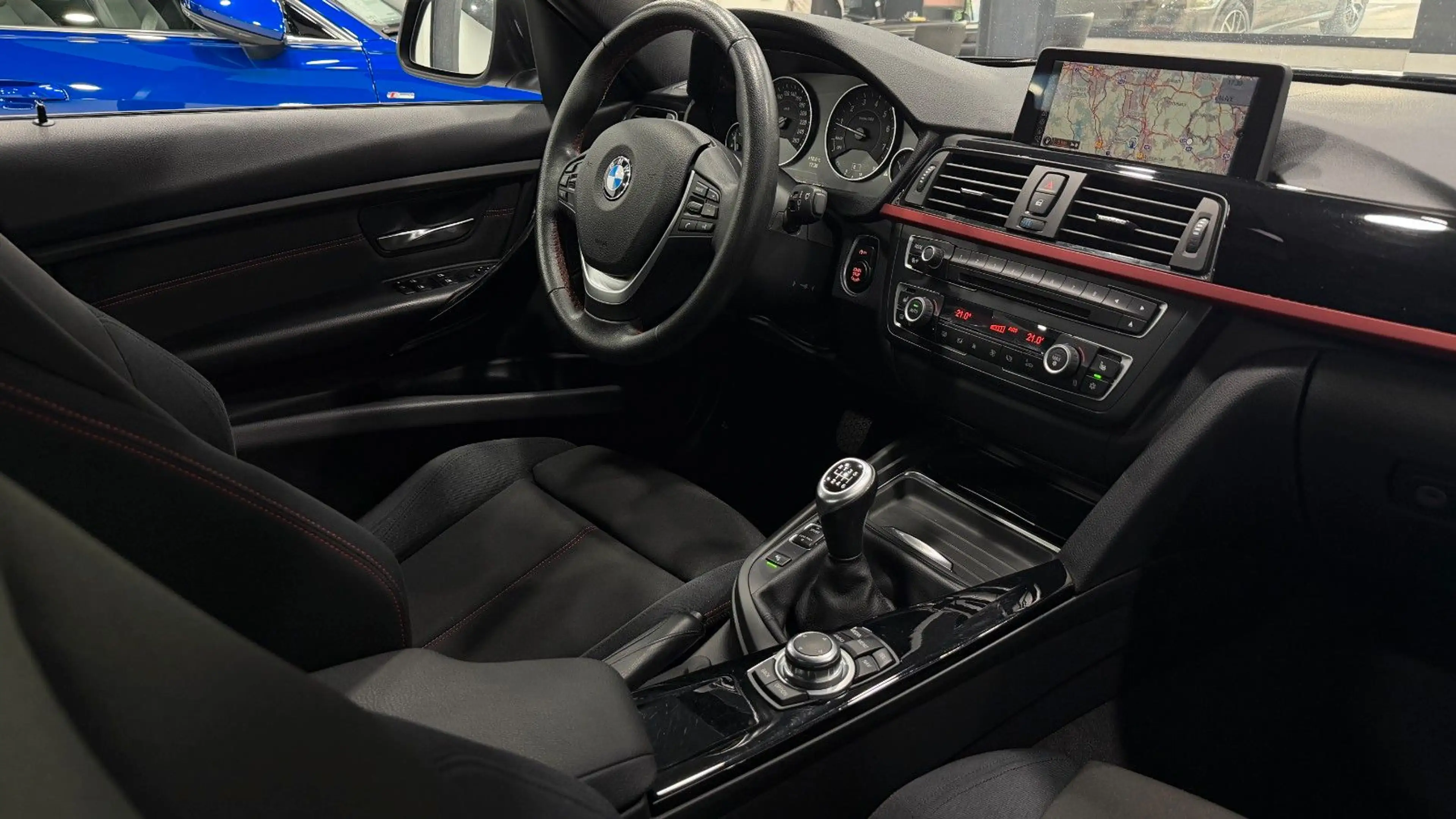 BMW 328 i Limousine/Sport/Navi Prof/Schiebedach/2.Hd — photo 4