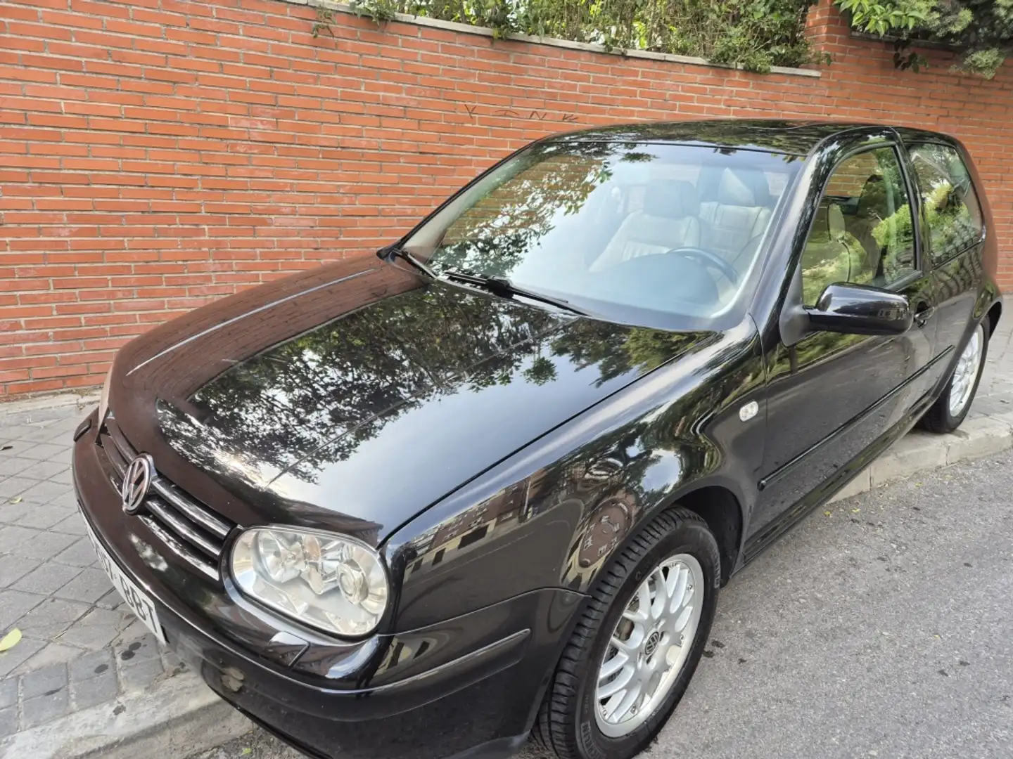Volkswagen Golf GTI 1.8 T Edición Especial 150 Noir - 1