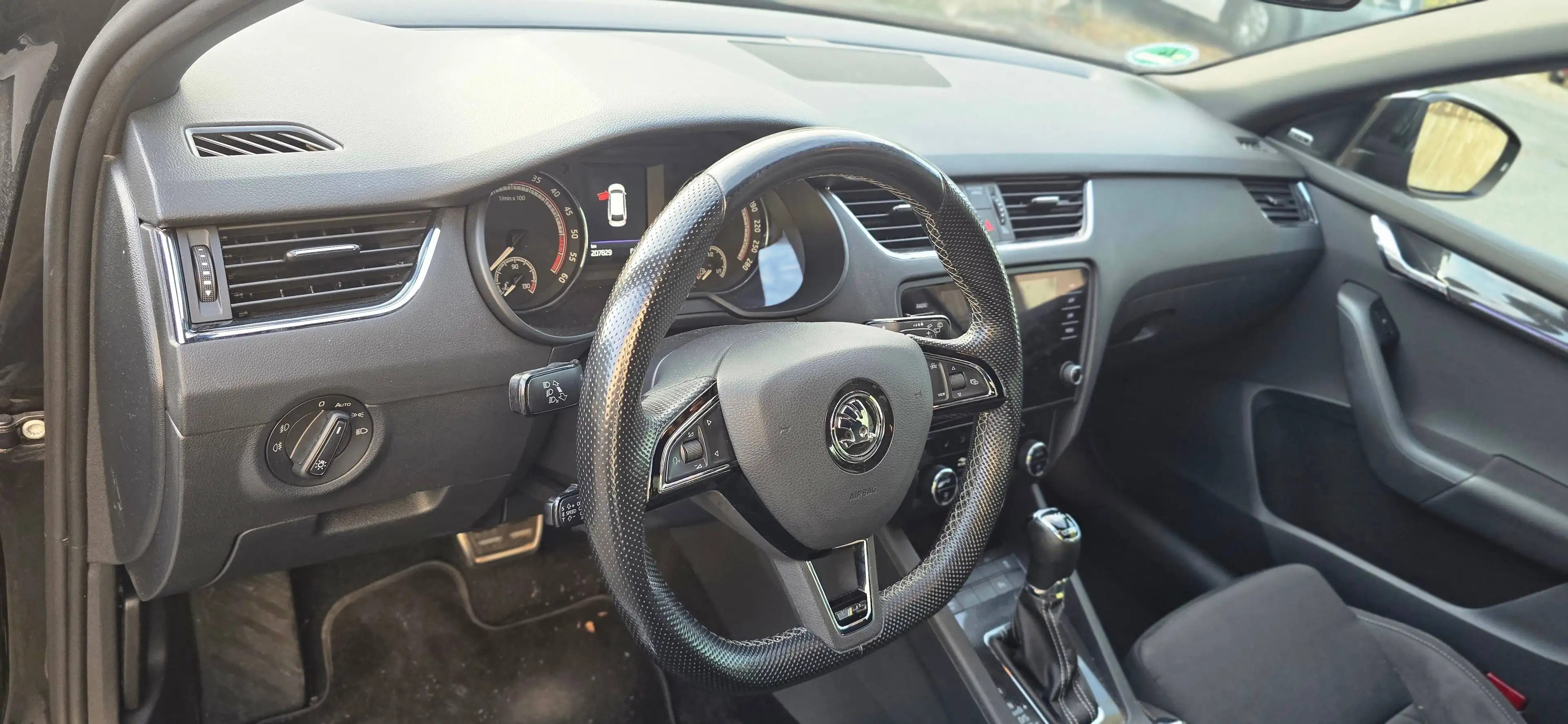 Skoda Octavia Combi RS 2.0l TDI DSG LED DAB PDC 1-HAND SOUND-GEN — photo 7