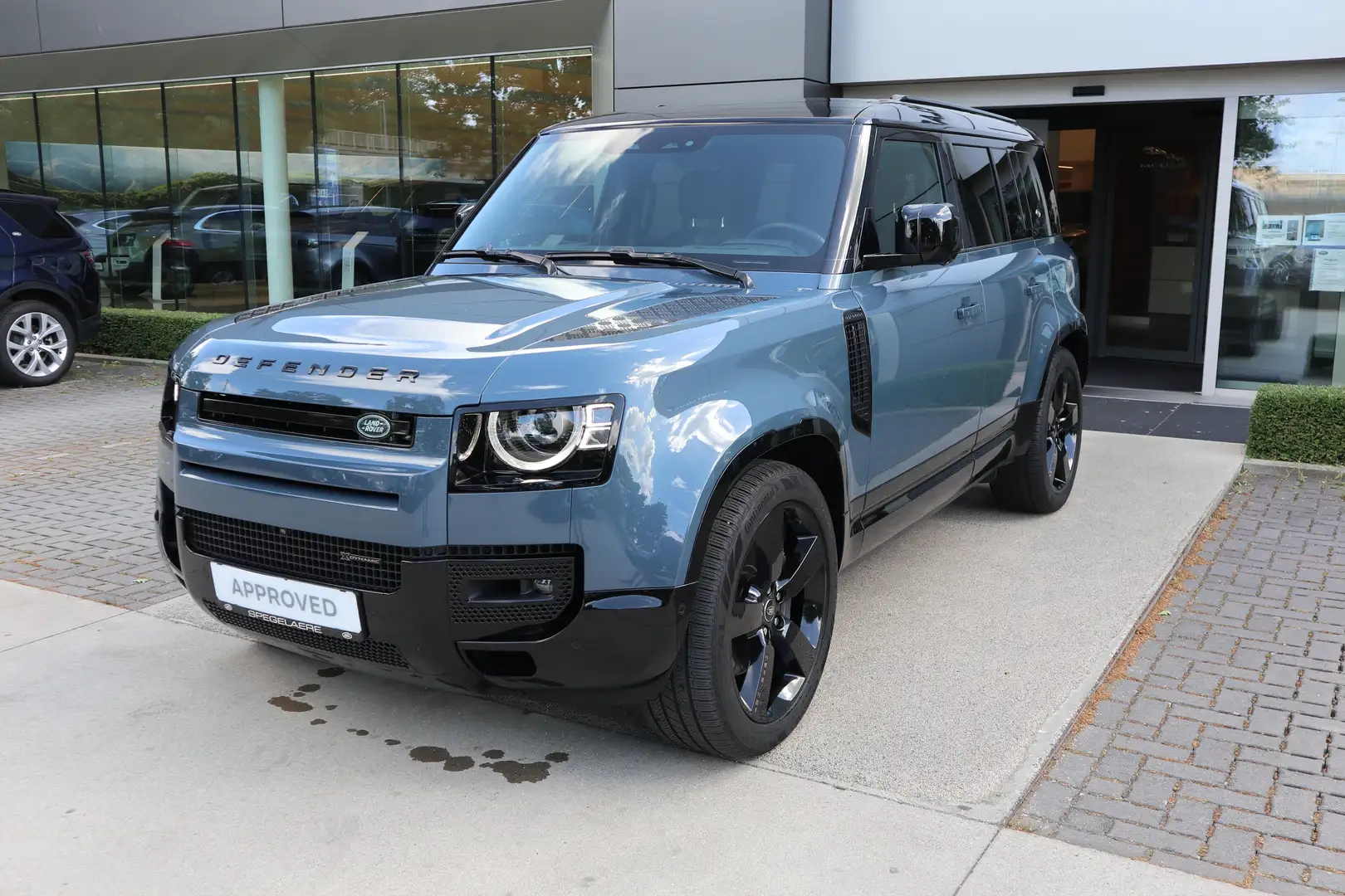 Land Rover Defender 110 D300 X-Dynamic HSE AWD Синій - 1