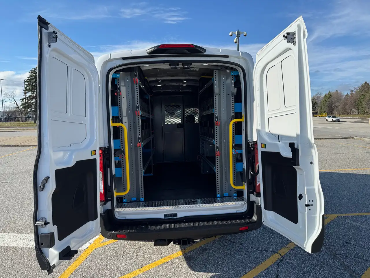Ford Transit Cargo Van снимка Ford Transit Cargo Van