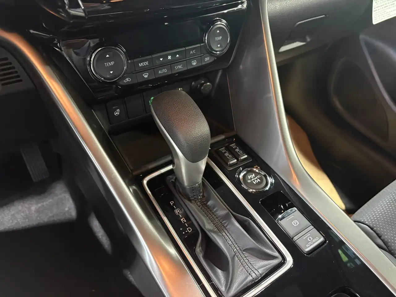 Mitsubishi Eclipse Cross снимка Mitsubishi Eclipse Cross