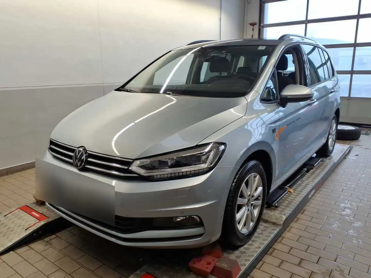 Volkswagen Touran Comfortline 2.0TDI DSG +AHK+7-SITZE+LED+ Silber - 2