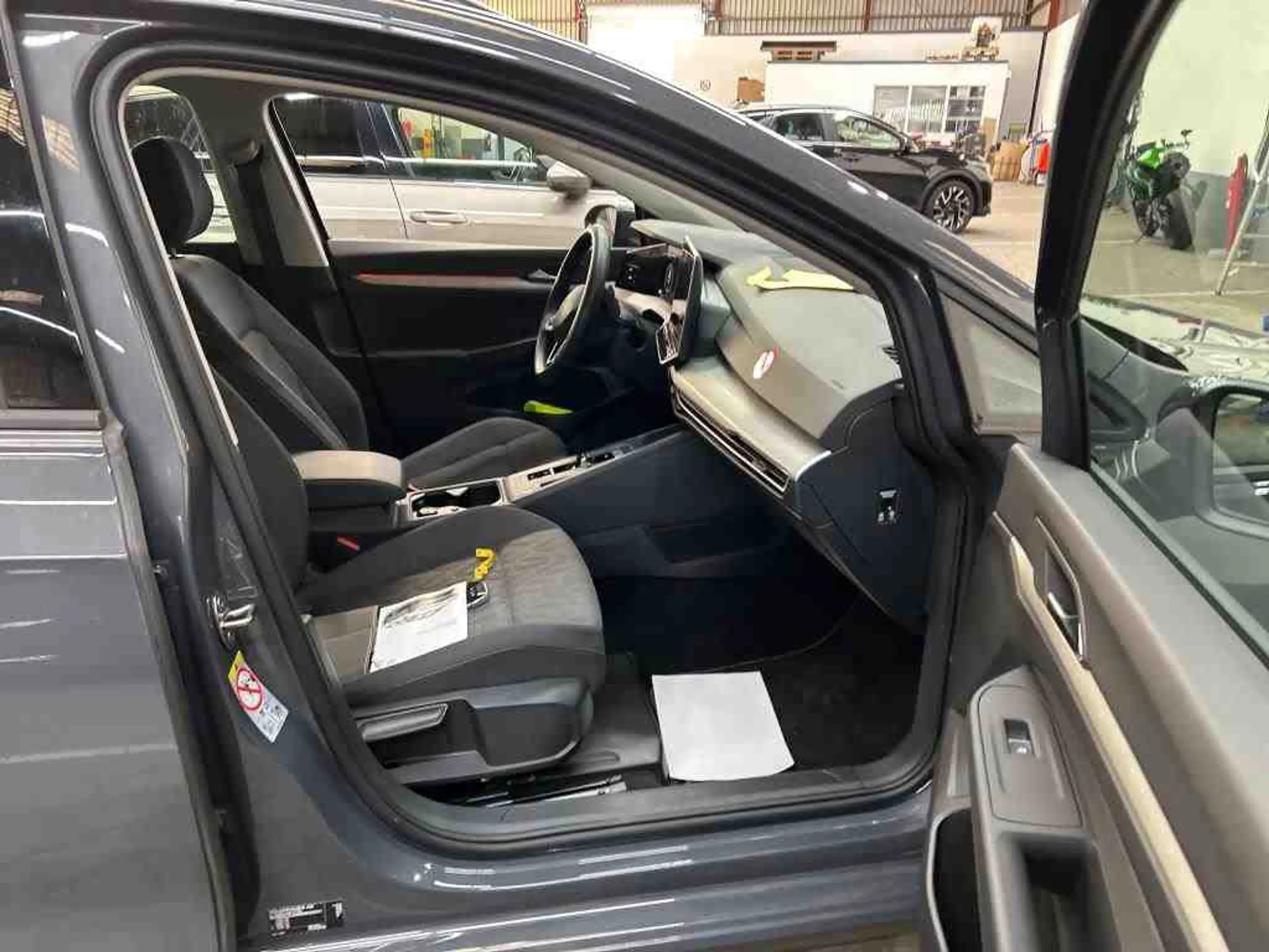 Volkswagen Golf Variant Life 1.5 TSI DSG AHK Navi Sitzh Lenkh ACC — photo 6
