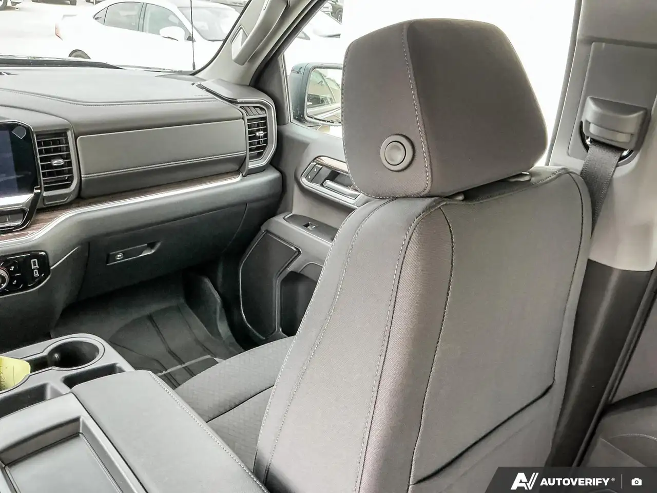 Chevrolet Silverado 1500 снимка Chevrolet Silverado 1500